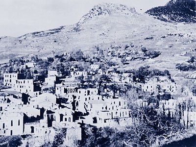 Die Kleinstadt Kalavryta nach der Zerstörung.