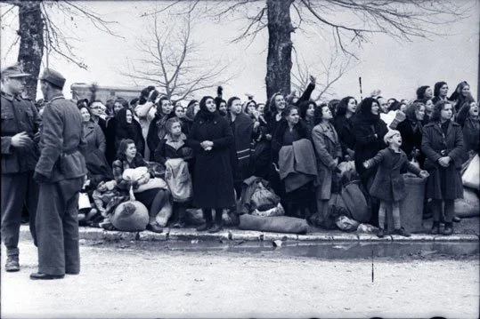 2,000 Jews from Ioannina were deported to Auschwitz from the area under the command of the XXII Mountain Army Corps, March 1943.