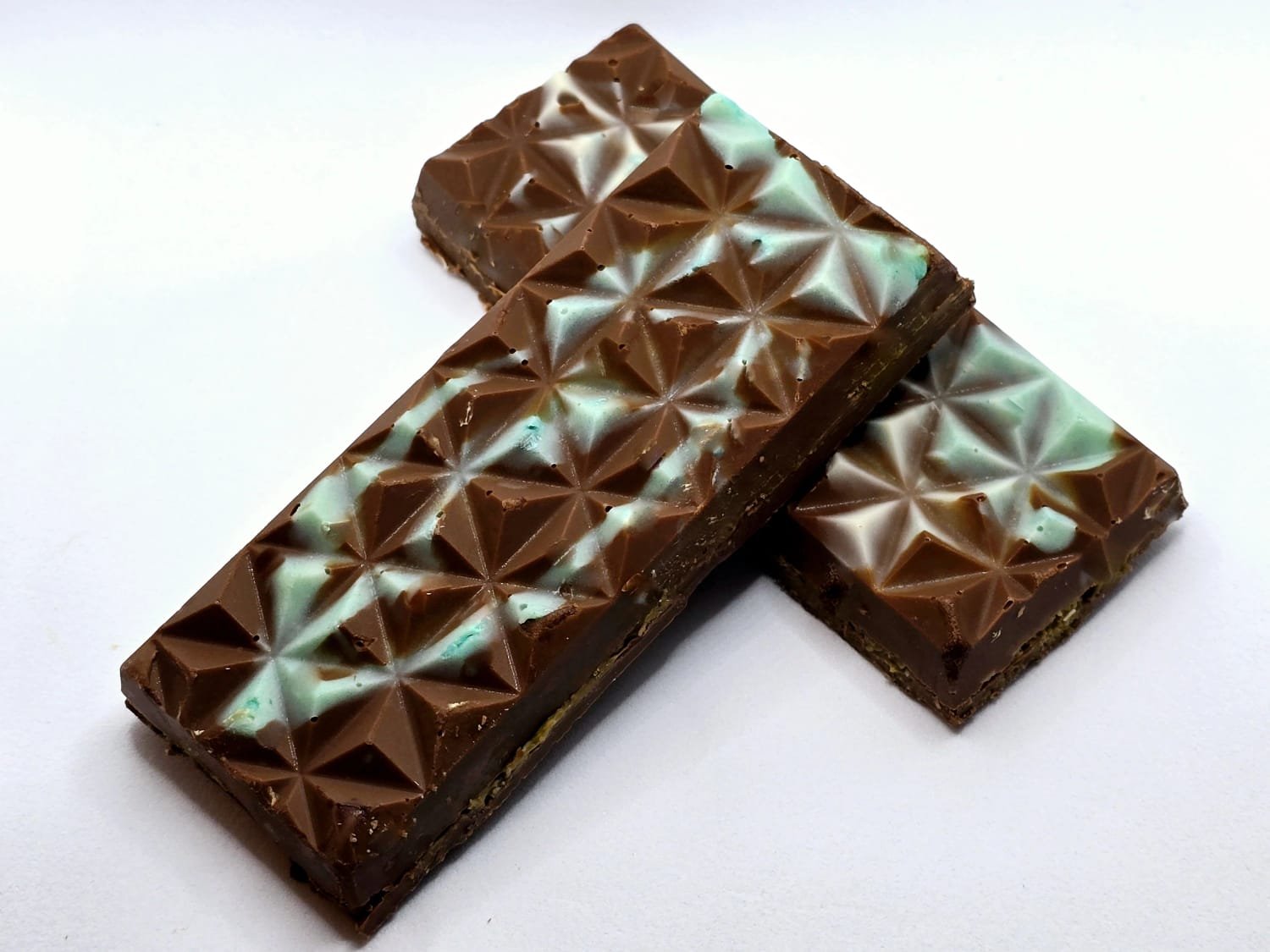 Dubai chocolate bar filled with kunefe