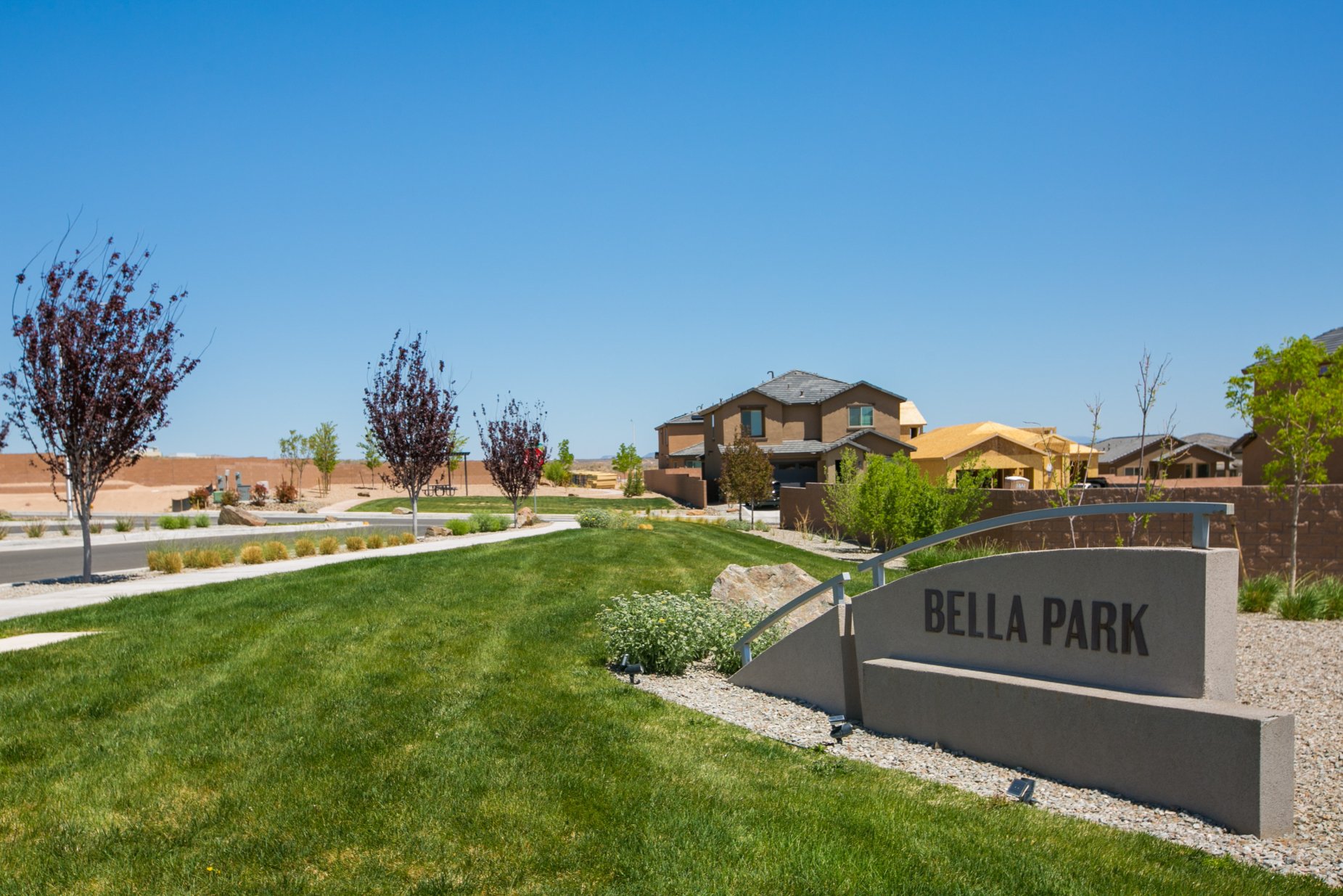 Broadmoor Heights residential community in Rio Rancho, New Mexico, featuring neighborhood homes, landscaped grounds, and mountain views.