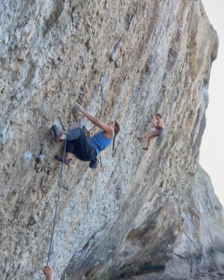 Diamond fever 😮&zwj;💨

Some snaps from my camera and bits of sessions squeezed in around the tides. 

The scenes and psyche here have been so mega this year, high and dry. North Wales doorstep crags 💖 

For me it&rsquo;s a rare thing to notice whe