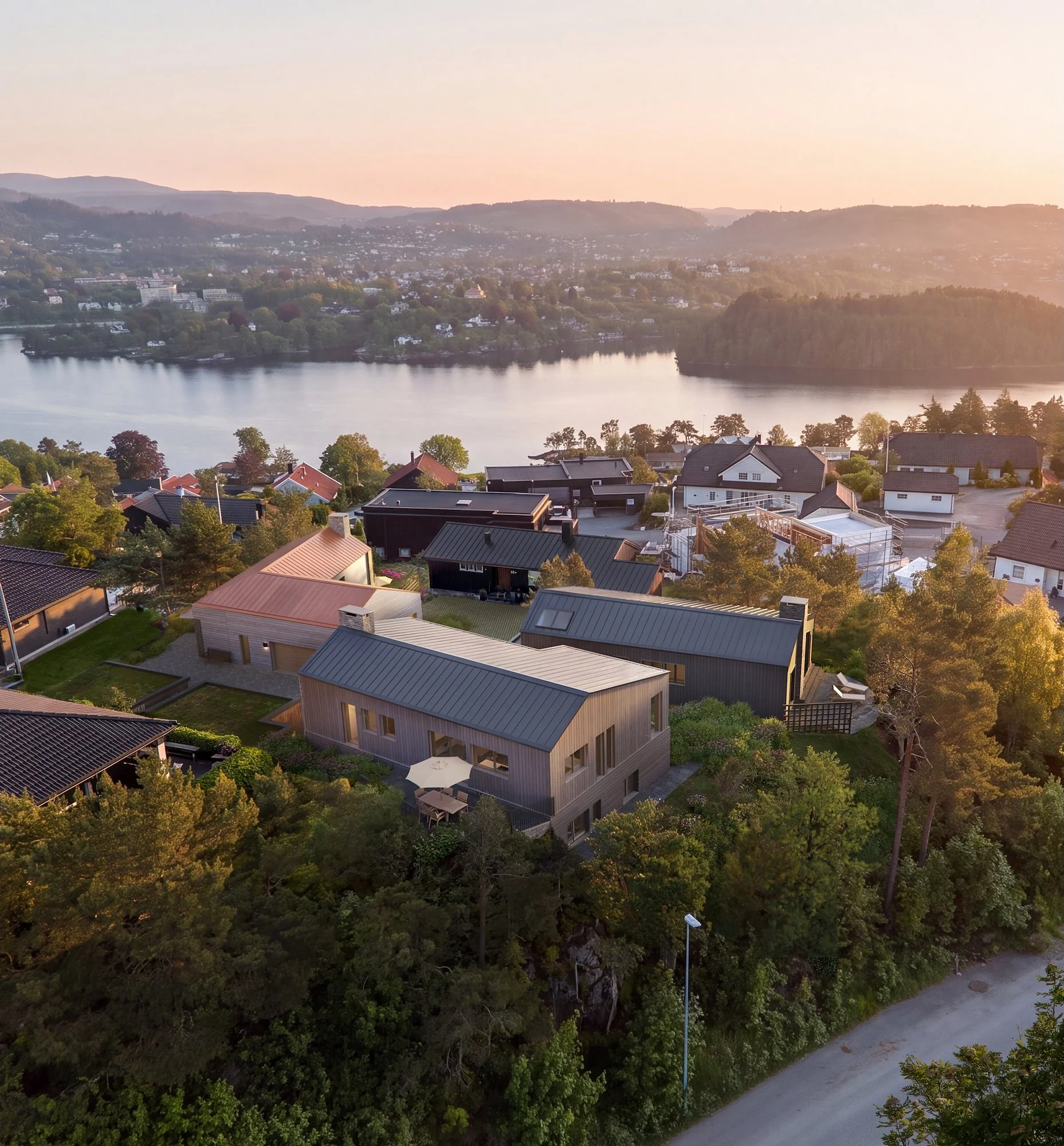 GoldenHour (Cropped)_Bergveien_NRML.studio.jpg