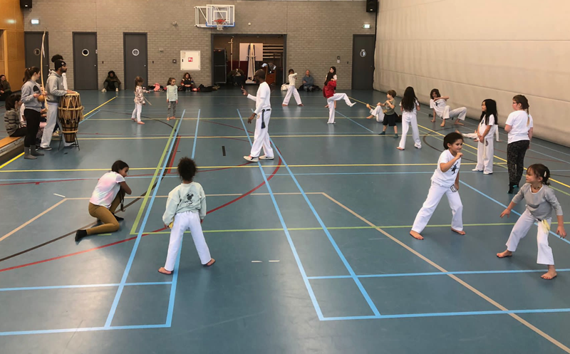 Professor Mario teaching Capoeira for Kids in Amsterdam