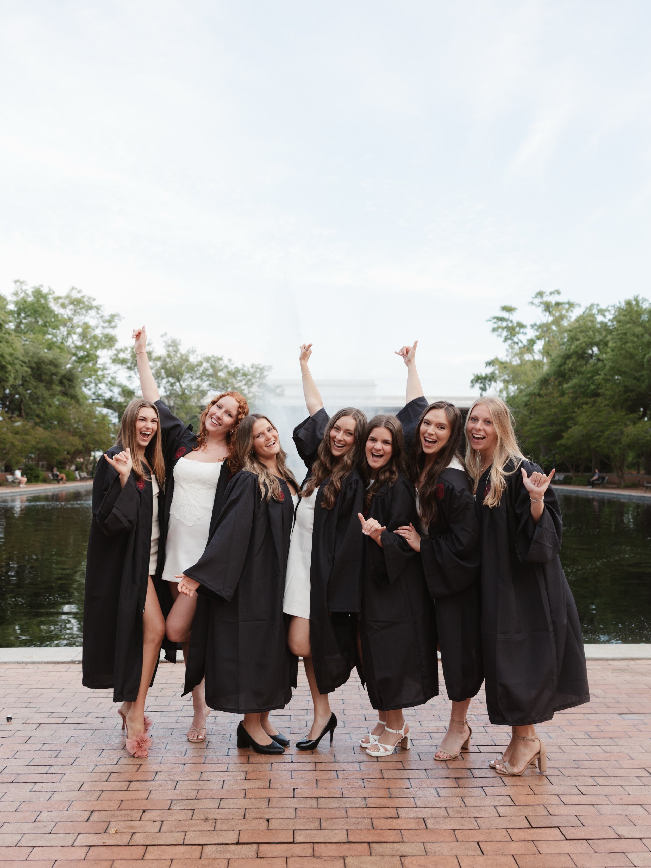 The people that made the place 💓

#uofsc #southcarolinaphotographer #besties