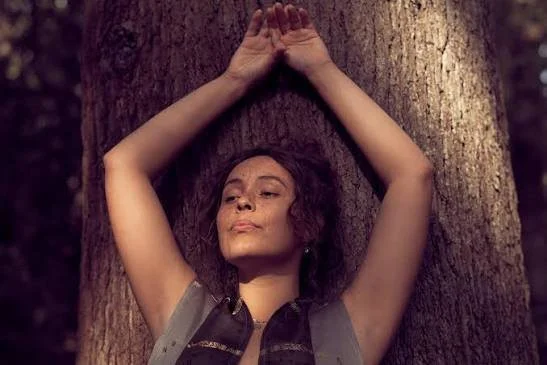 Thief introduces India Blue's distinctive voice through a song that feels effortlessly contemporary while carrying the warmth and character of a classic recording