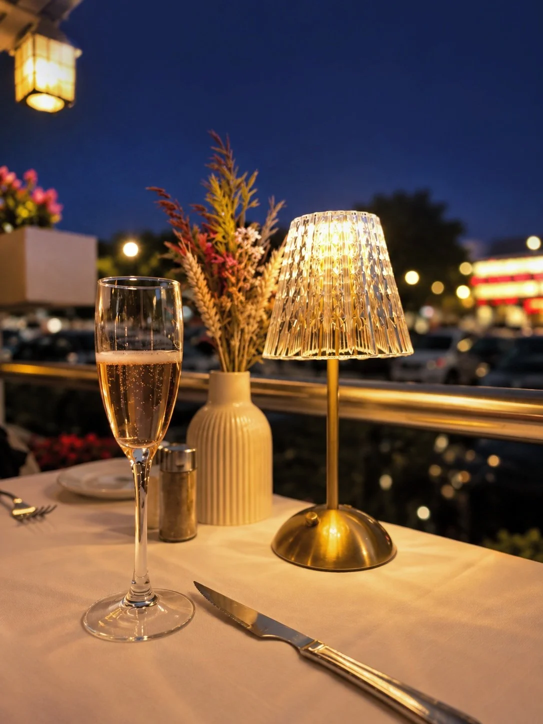 🇵🇹 A brisa do final do dia e aquele instante em que o entardecer d&aacute; lugar &agrave; noite. 

Um cen&aacute;rio perfeito para prolongar o momento, com tempo para conversar e simplesmente desfrutar.

Esperamos por si!

⸻

🇬🇧 The dusk breeze a