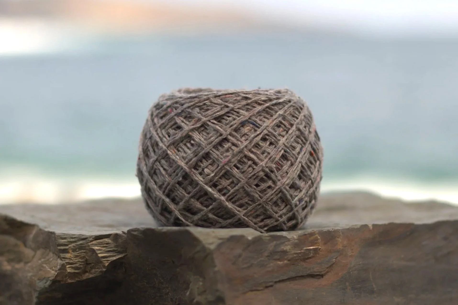 Grey+tweed+single+ball+v3.jpg