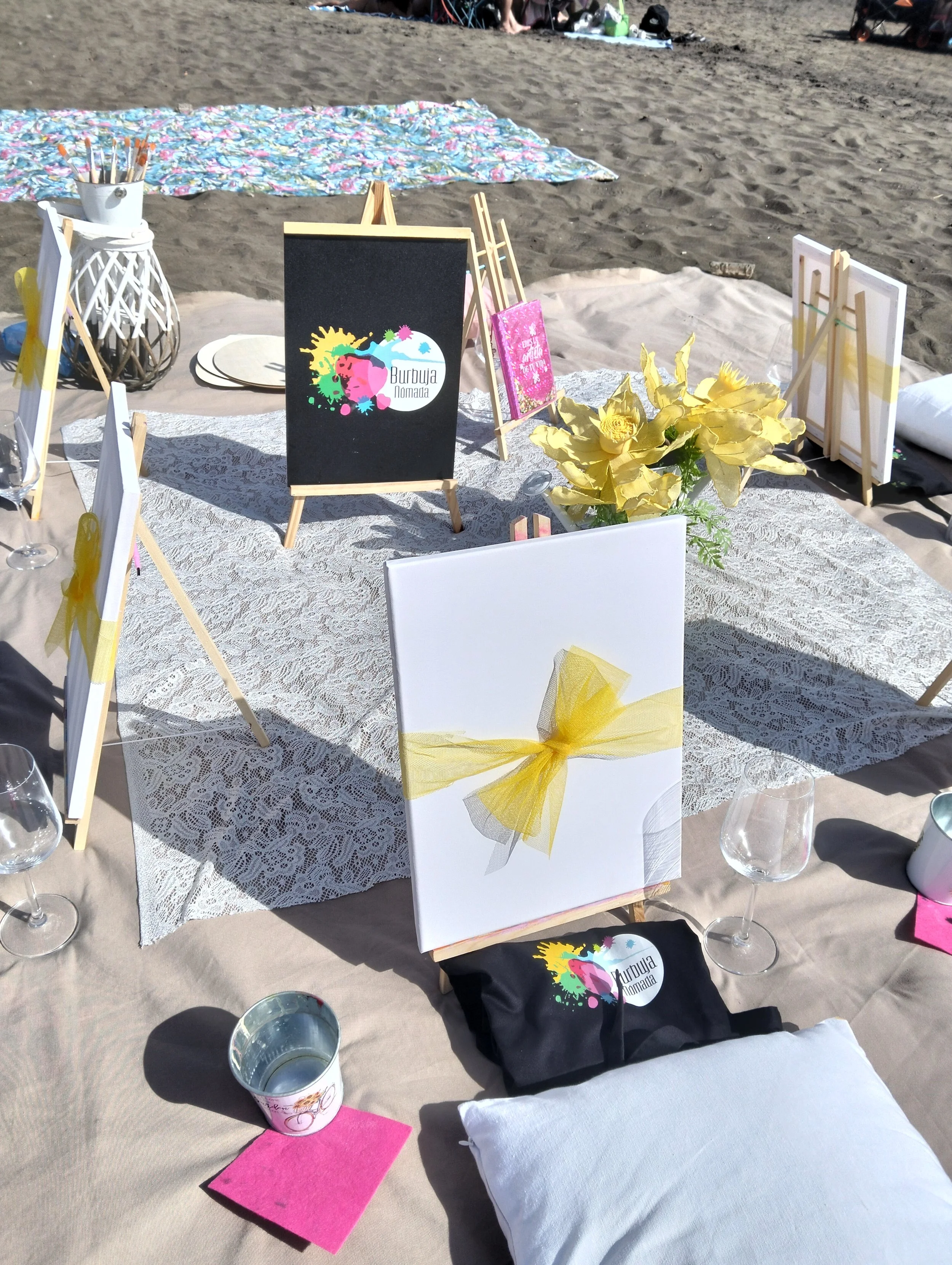 ARTE Y FAMILIAS EN LA PLAYA DE LAS CANTERAS