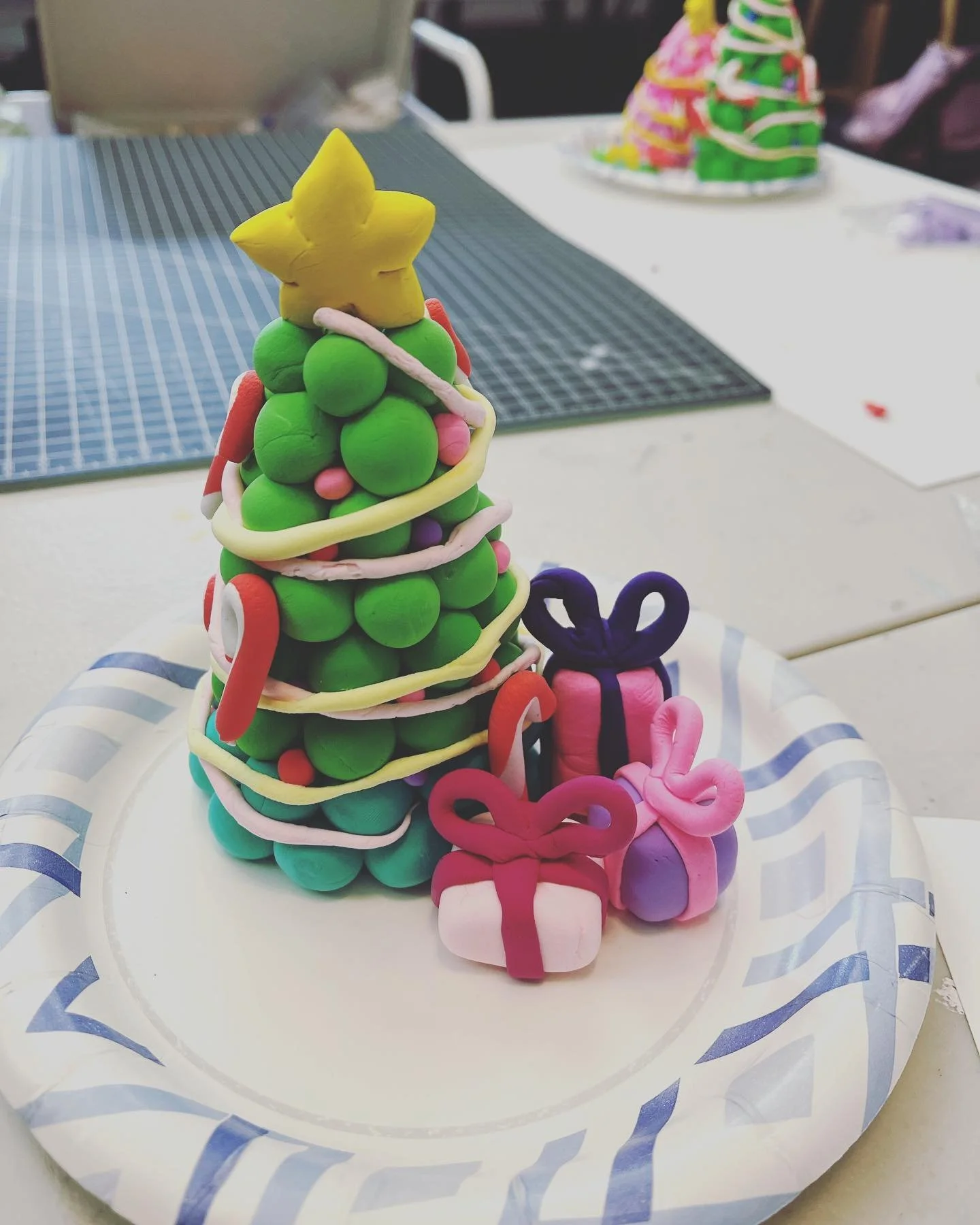 We did Christmas trees on last class of this semester @veraartstudio_ 🎄🎄🎄🎄
We do had fun making the trees, 😊😊😊😊and everyone did really good job. 👍👍👍👍
See you everyone in next semester class. 🎨🎨🎨🎨

Website for Registration ⤵️
www.VeraF