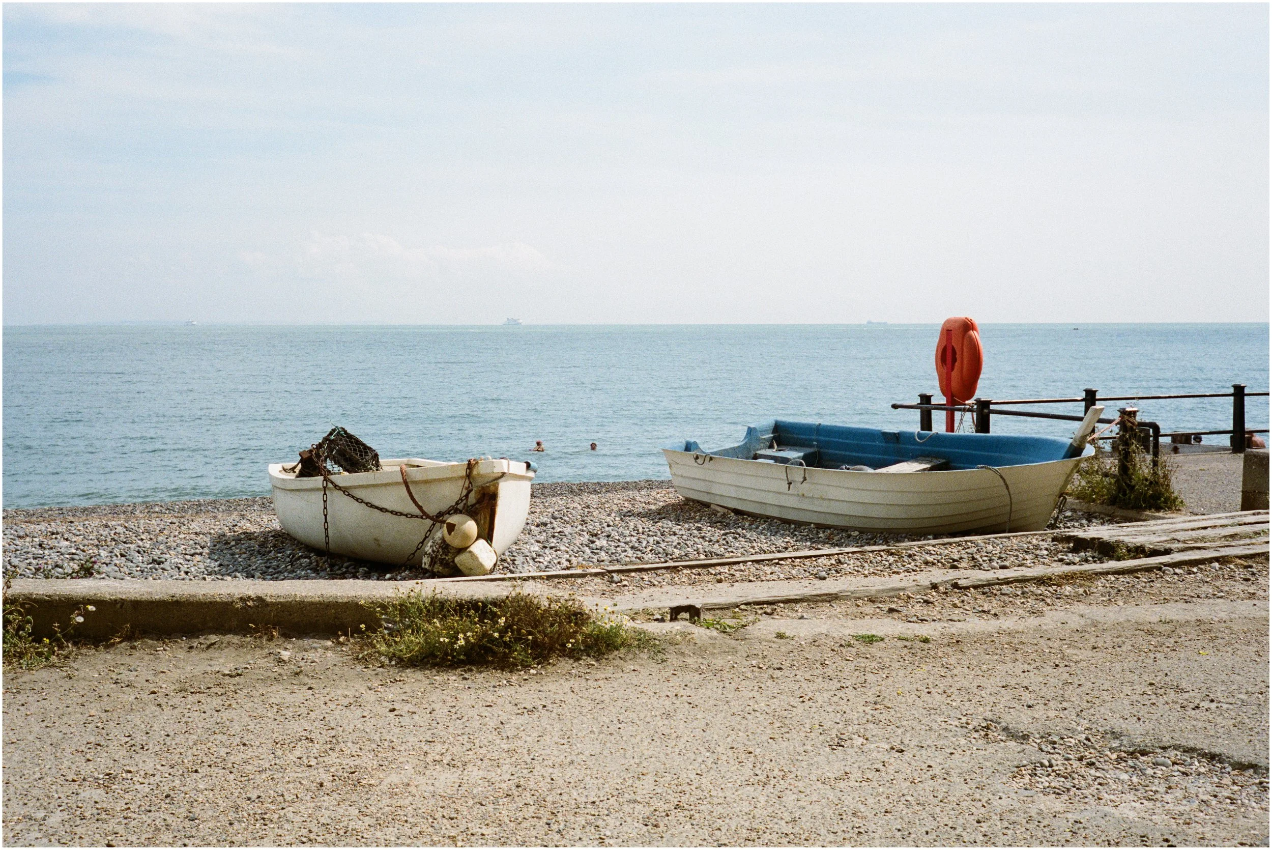 Beach-w-boats.jpg