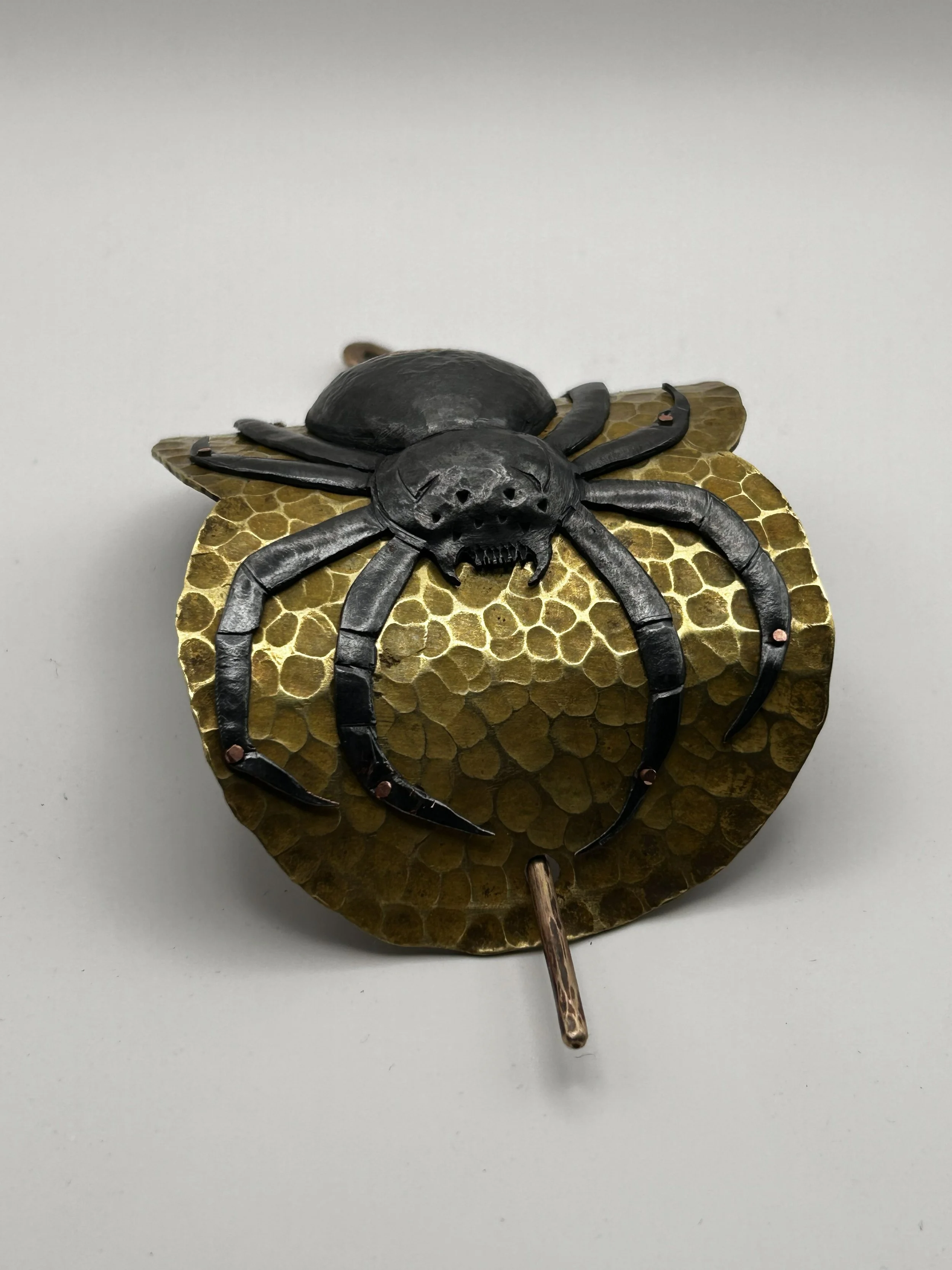 Hairoin3_blackwidow-frontview.jpg