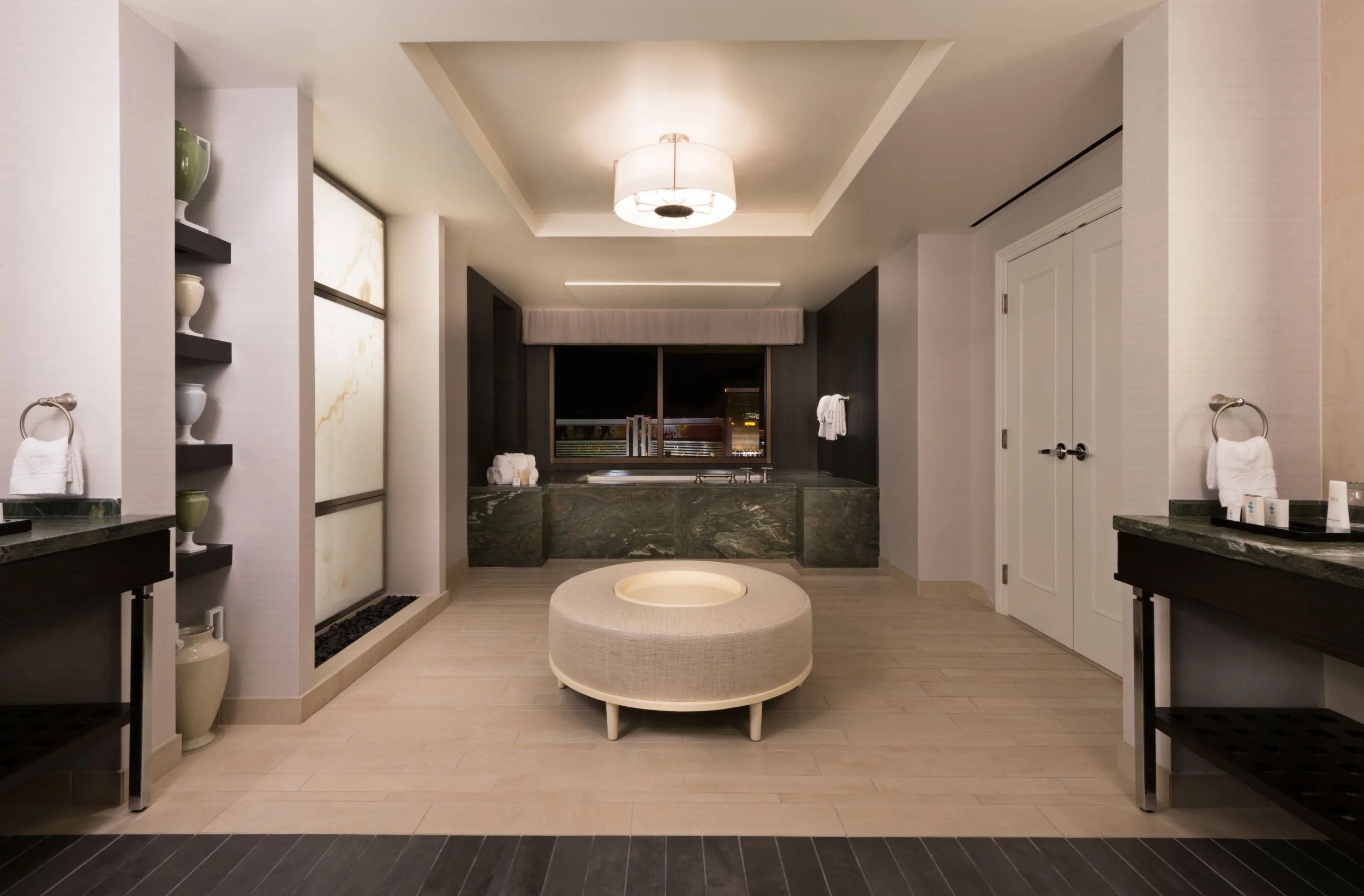 CaesarsAugustus_4569_SpaSuite_Bathroom.jpg
