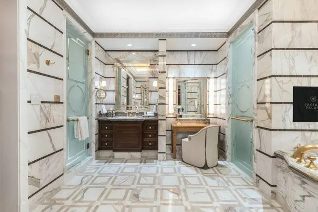 CP_PalaceTower_2902_GrecianVilla__Bathroom_t653[1].jpg