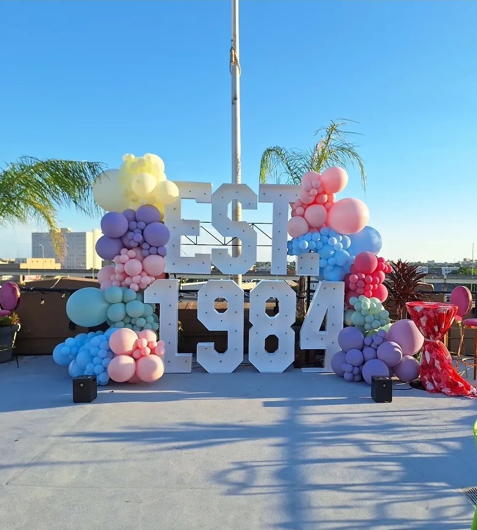 Balloon garland