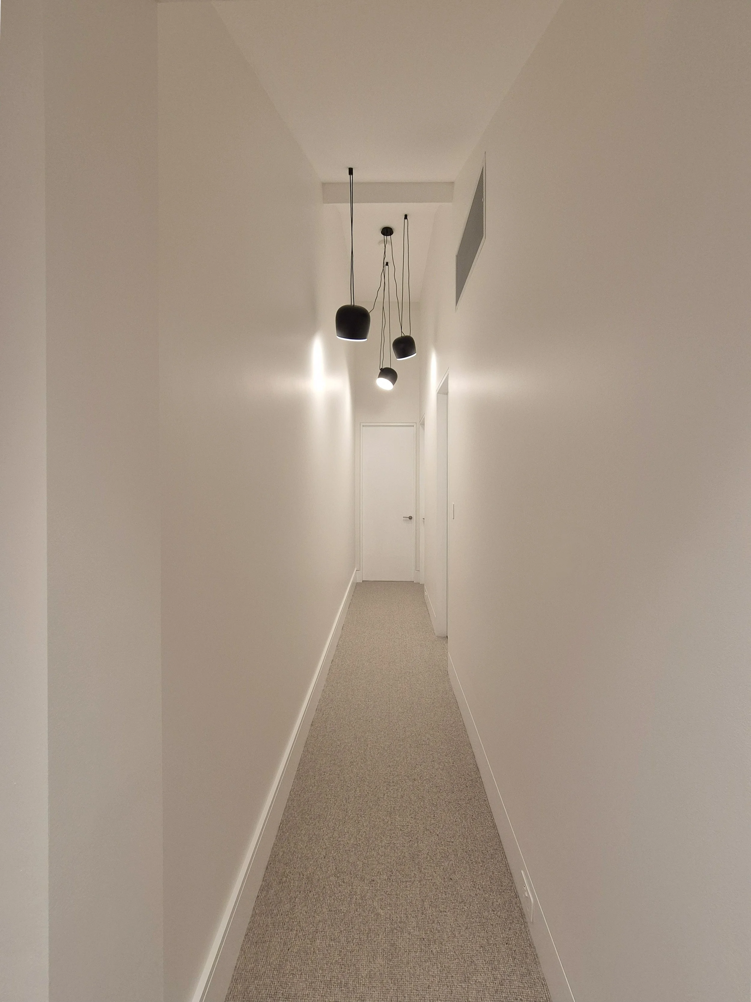 Hallway_1.jpg