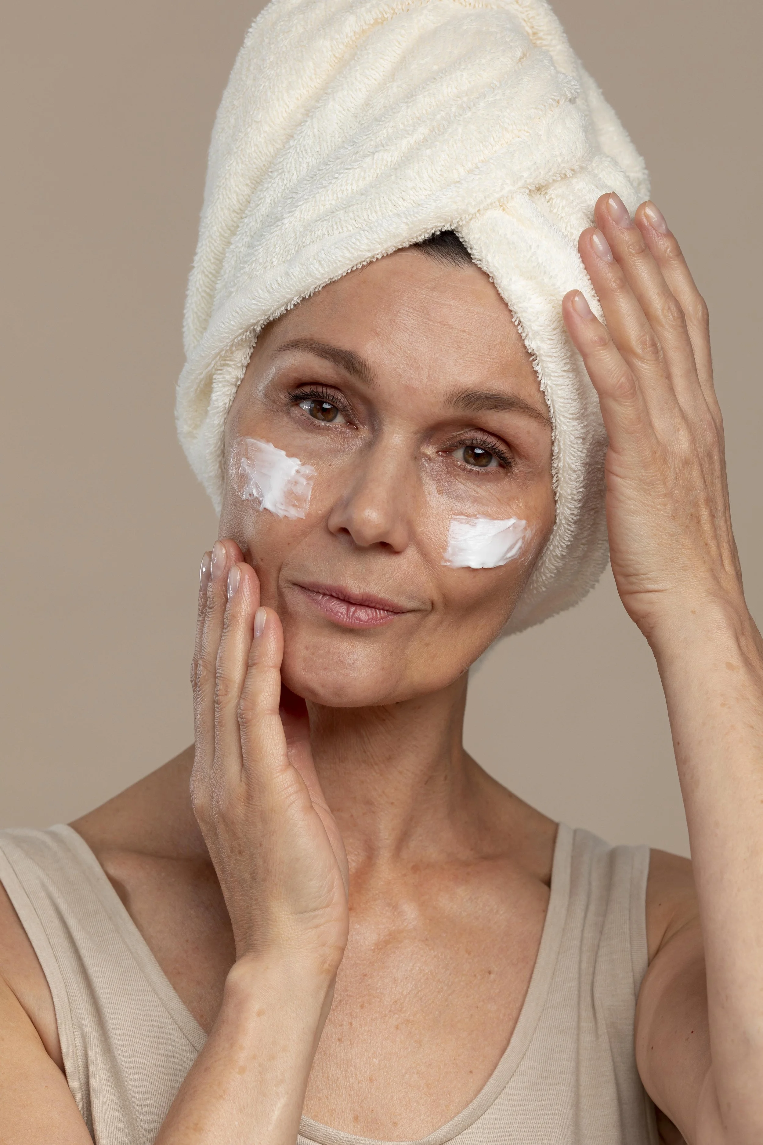 Optima+ vs Anti-Aging Skincare: Which Aqua Mineral Collection Fits Your Routine?