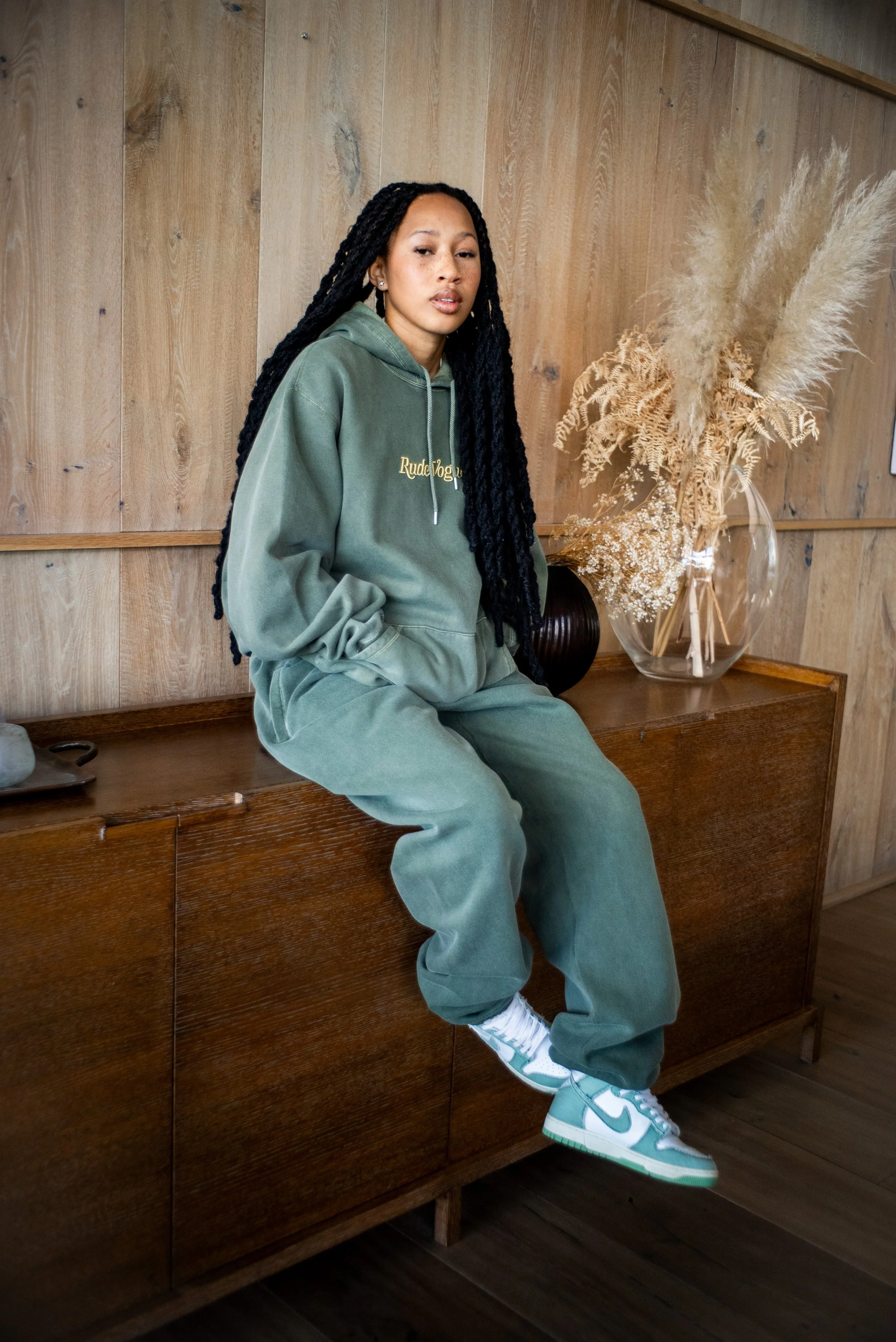 Nikita Retouch Green sweatshirt 1-1.jpg