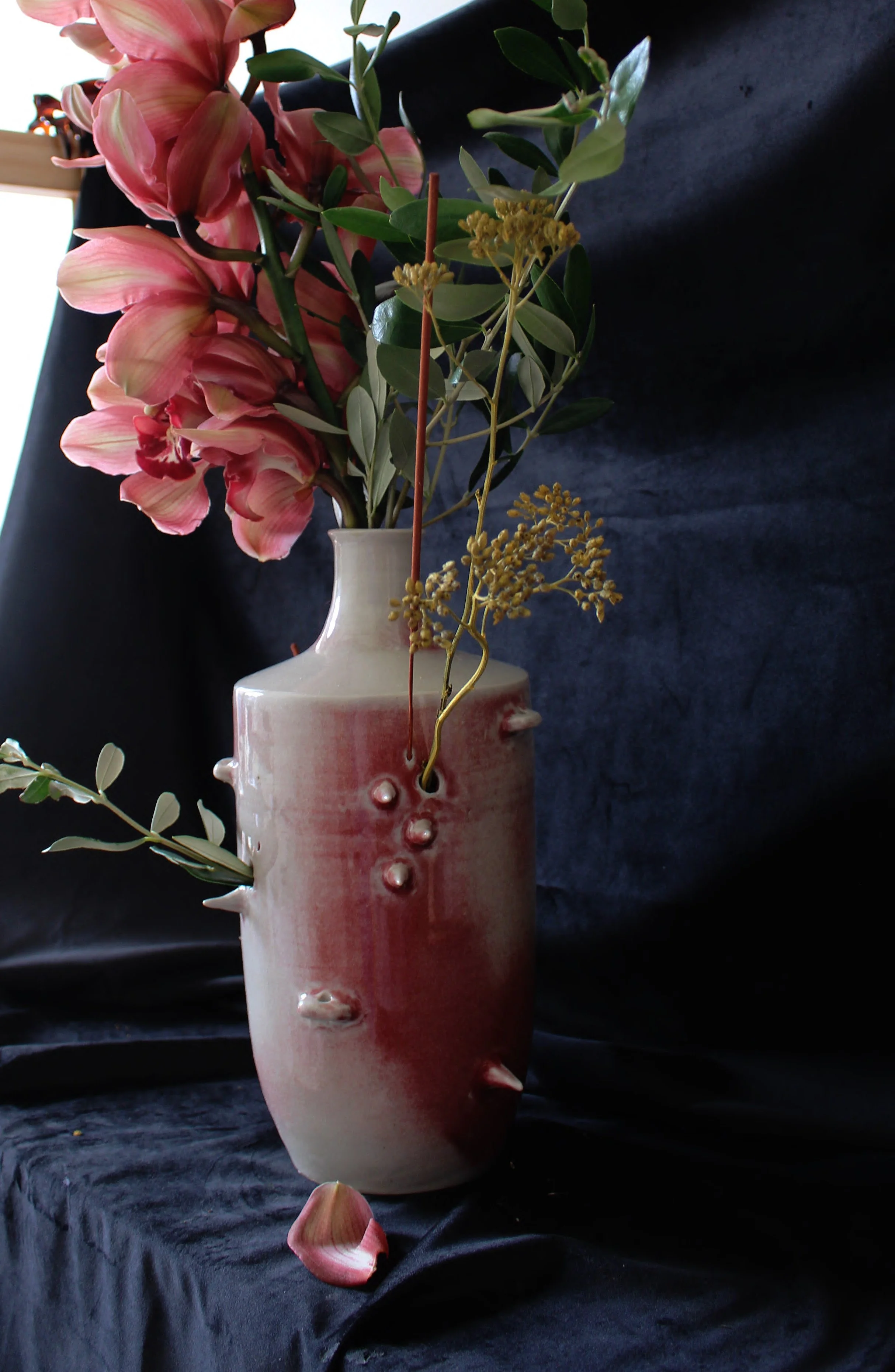 A contemporary sculptural ceramic vase and collectible object made in Melbourne.