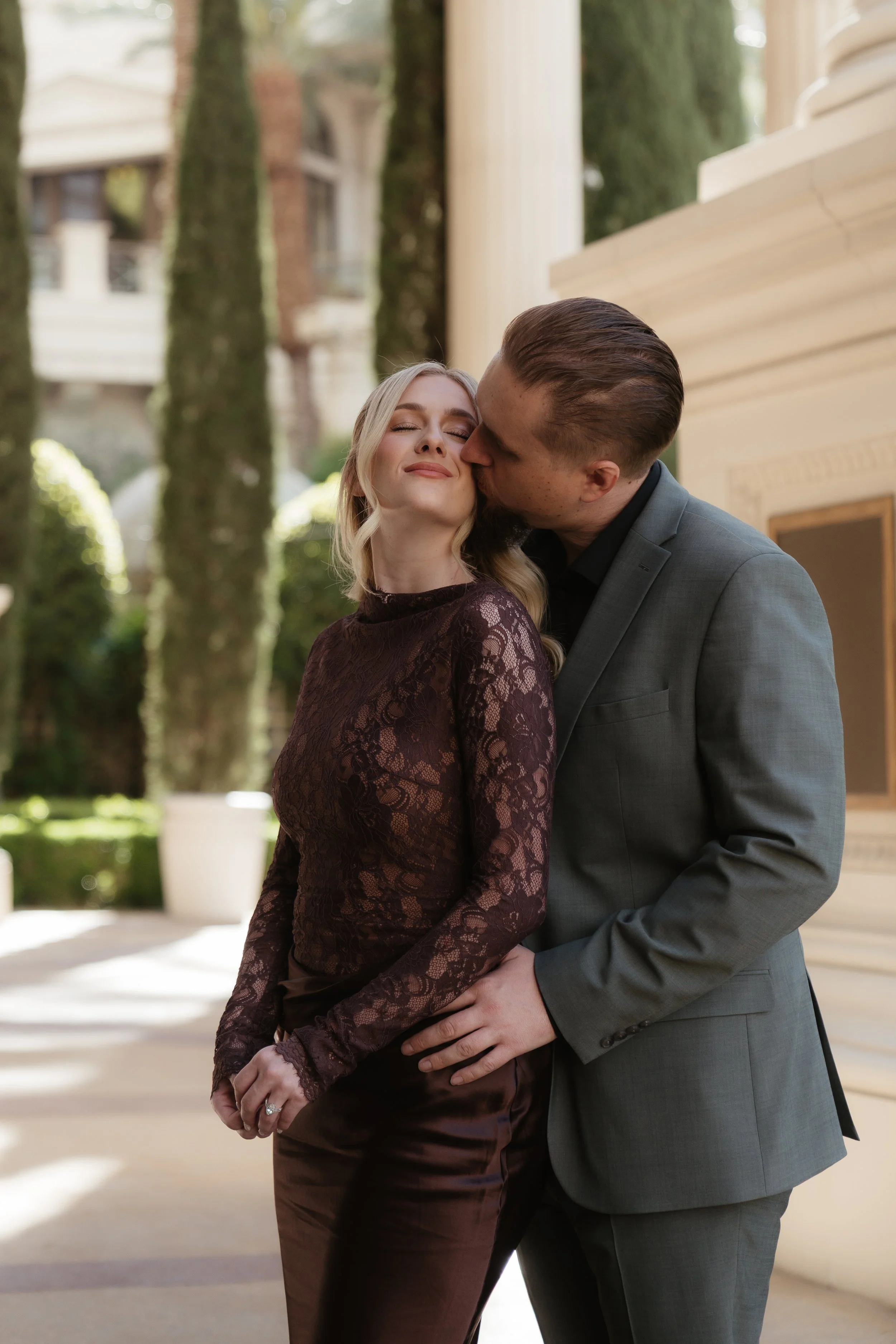 Best Time for Venus Gardens Wedding Photos | Las Vegas Venue Photography Tips