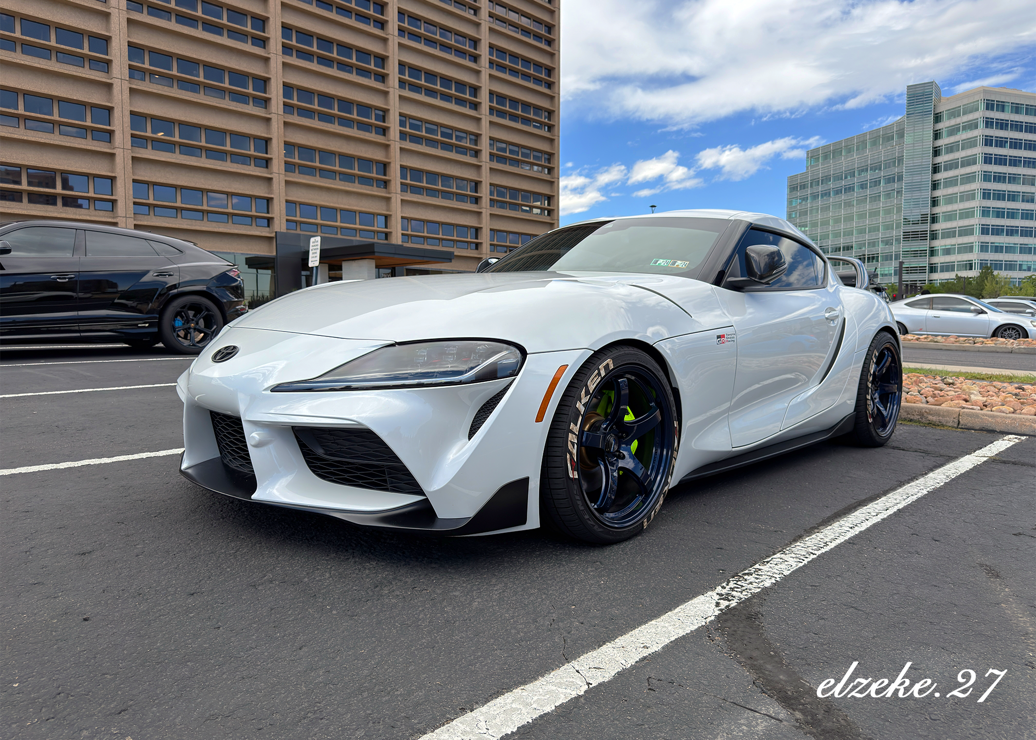 WhiteSupra.png