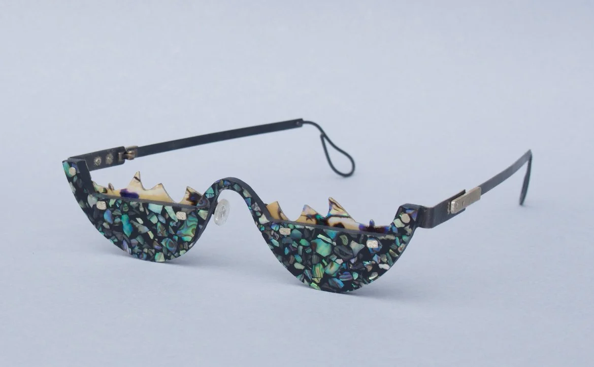 Wonder Goggles #2
2025
Sterling silver, Paua, eyewear componants
33 x 140 x 130 mm