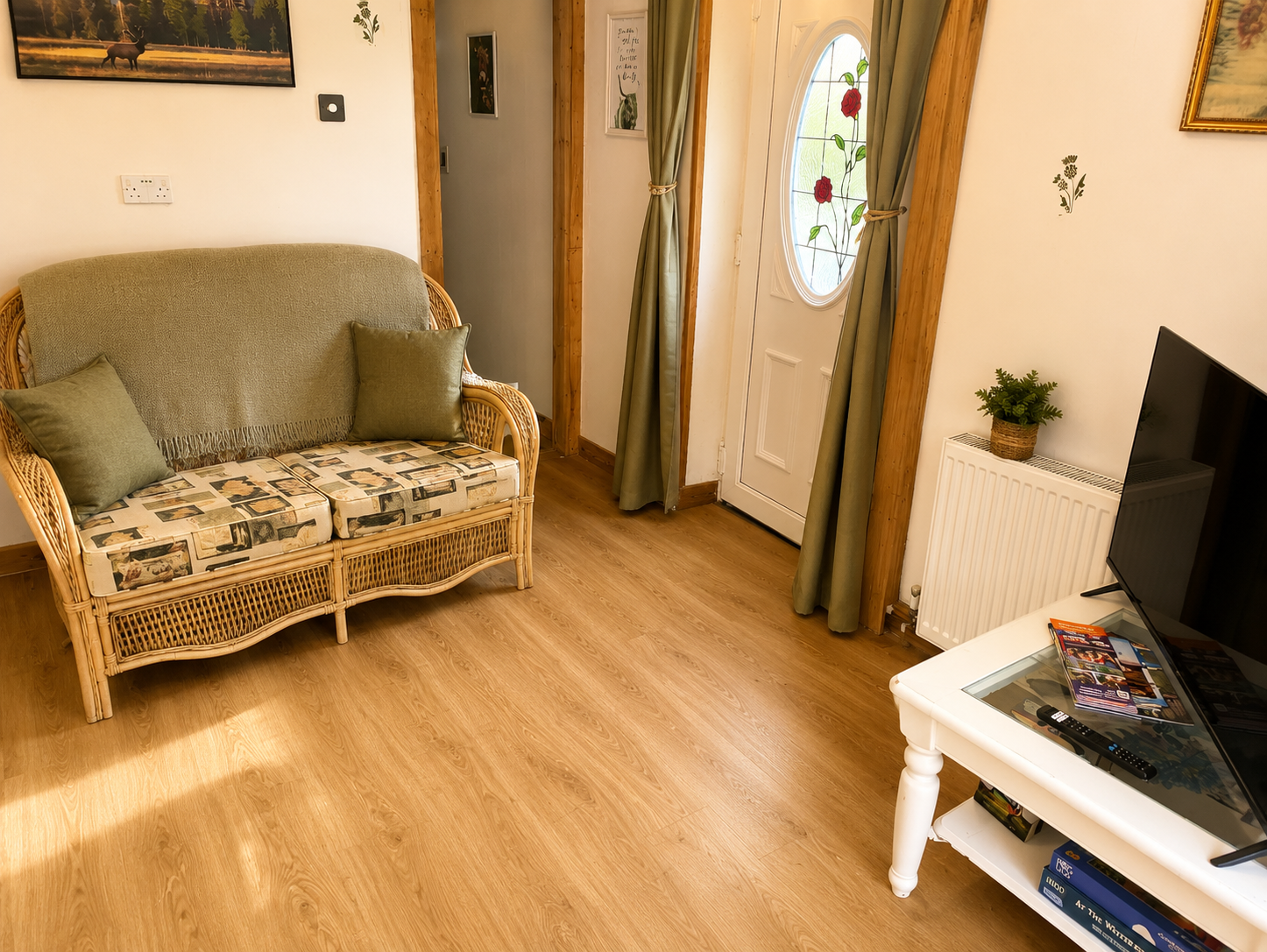 thistle-hollow-loch-ness-living-room.png