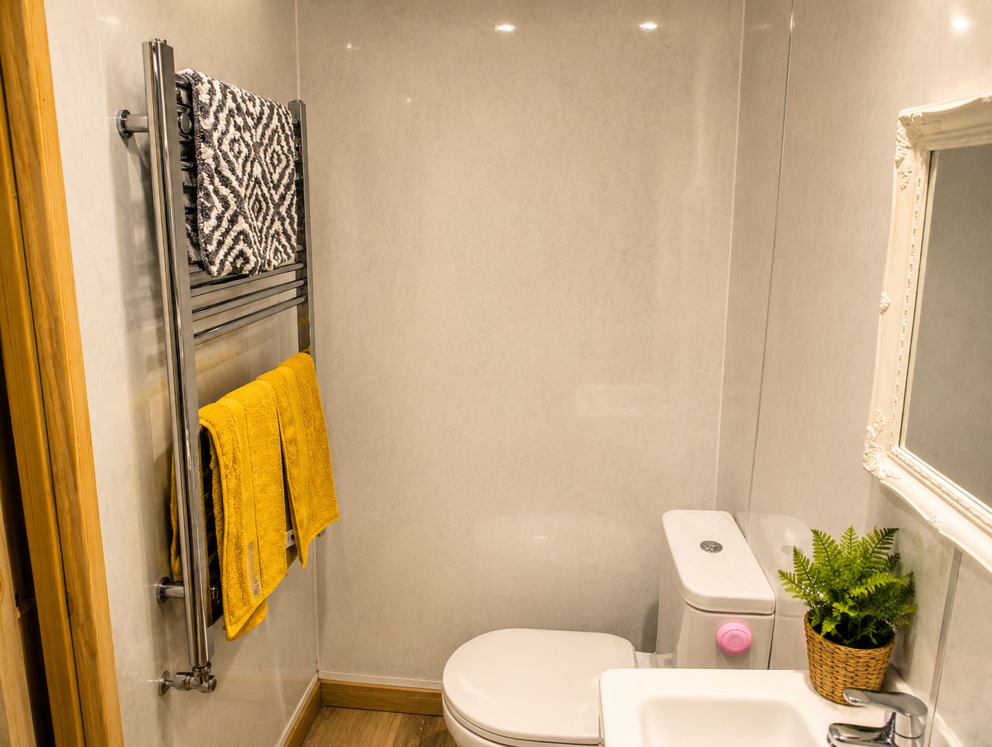 thistle-hollow-loch-ness-bathroom.png