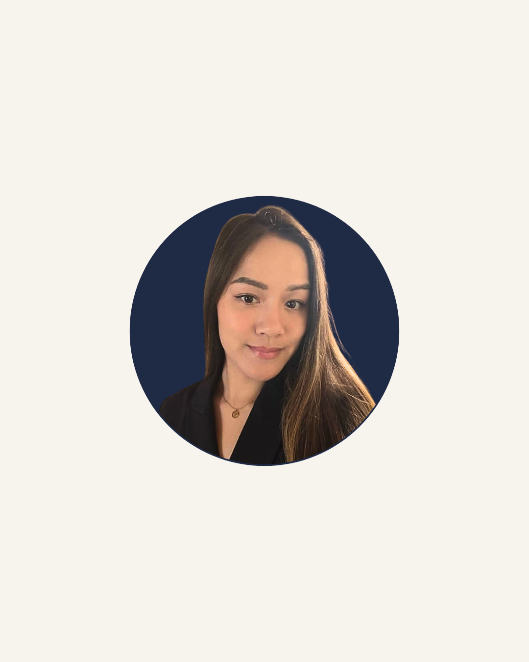 Thuy-Vi, fondatrice d'Âme Alignée à Tours, astrologue et praticienne en hypnose ericksonienne pour un accompagnement sur mesure.