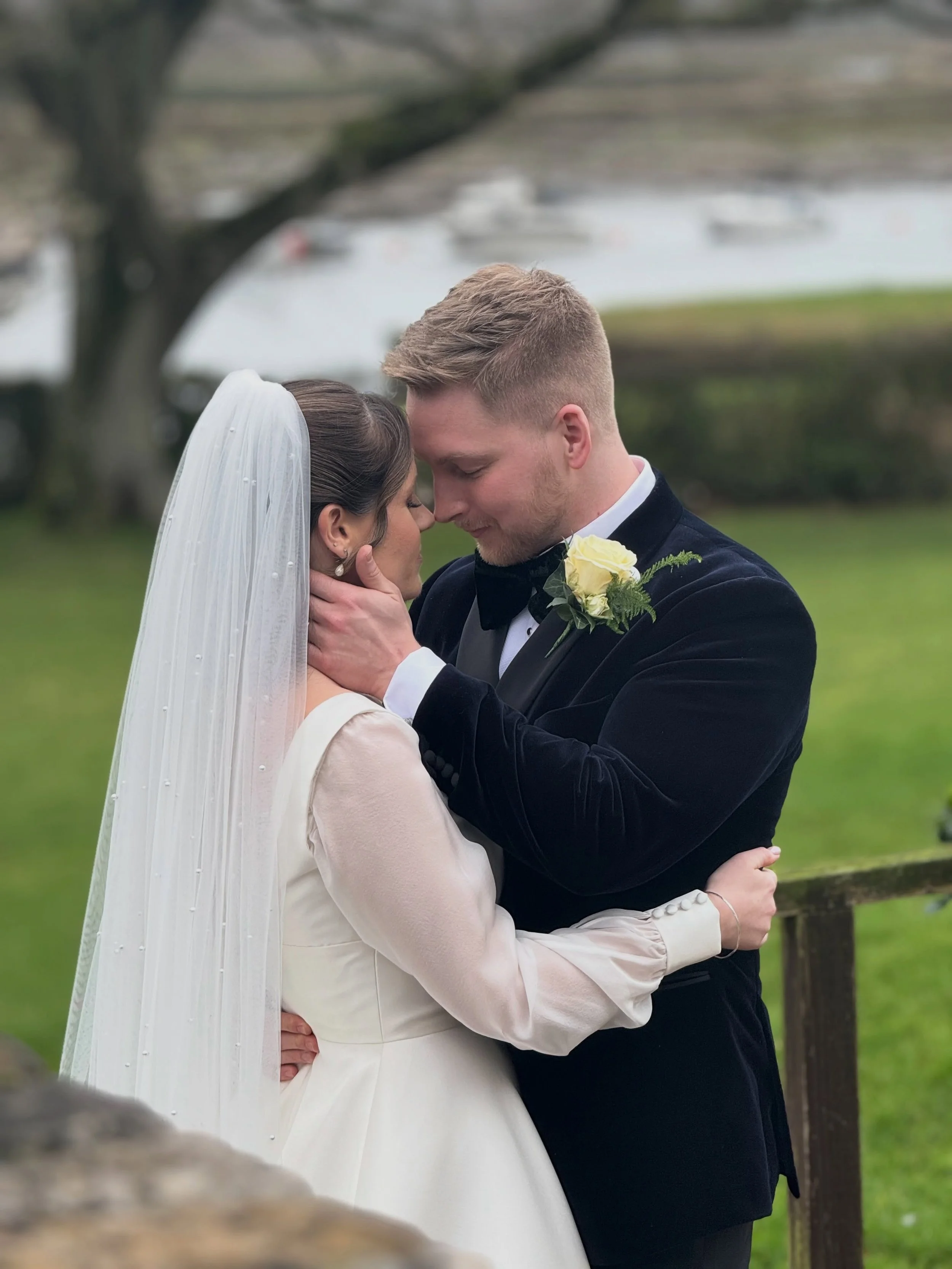 My first wedding of 2026 was back in January at the beautiful @masterbuildershouse for Abigail &amp; Oli who had an amazing day! 

I worked alongside the most amazing photographer @martinbellphotography who had the best guidance for poses but also ca