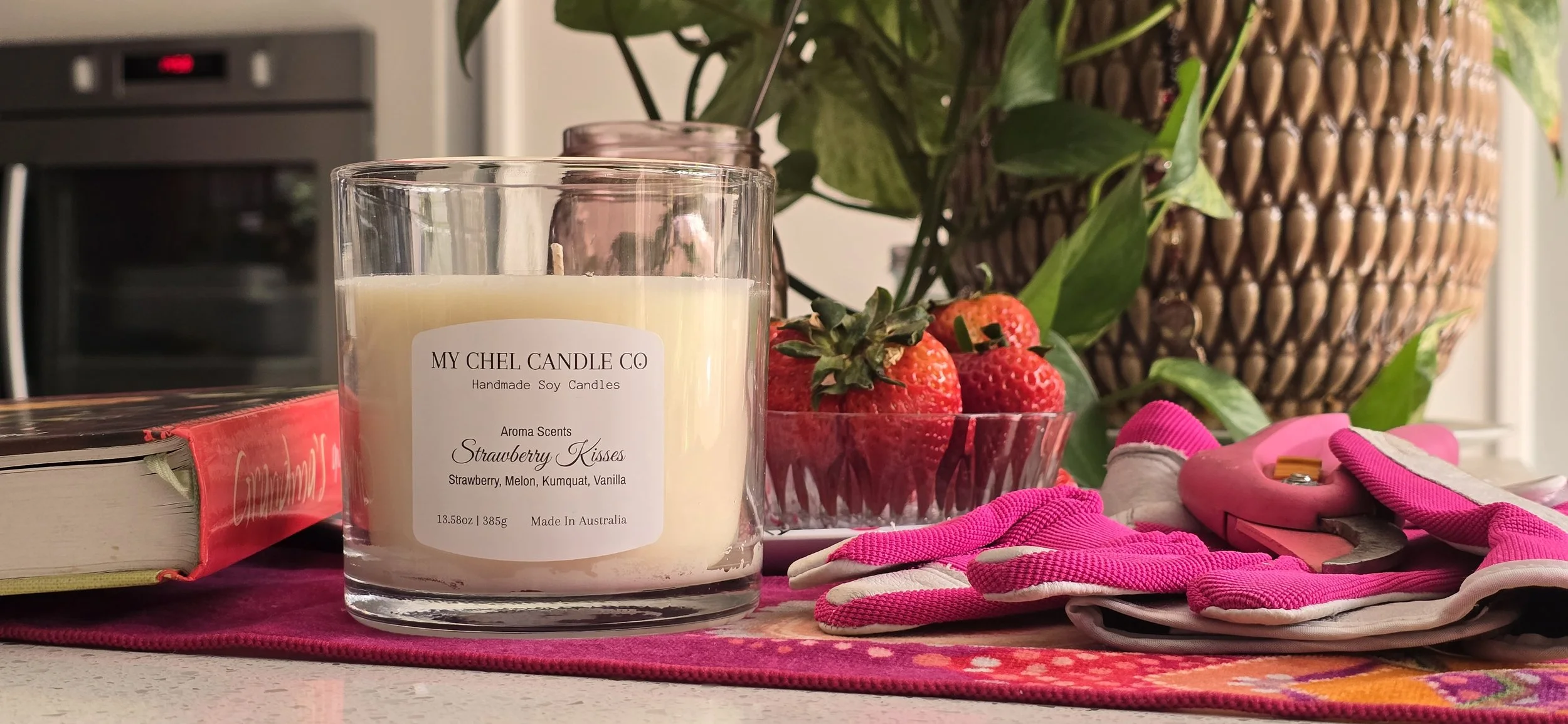 Strawberrykissesgardenkitchen.jpg