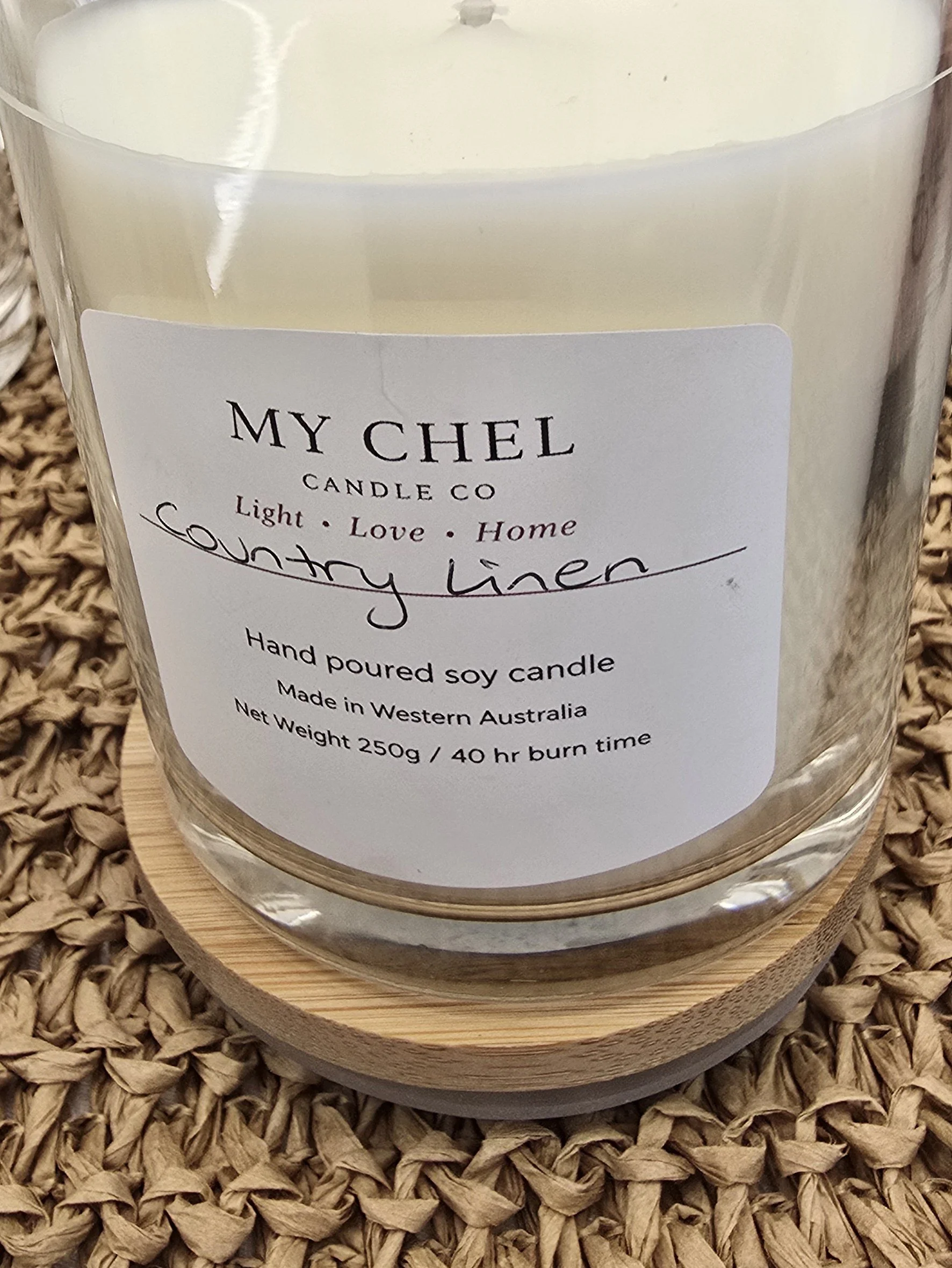 Country Linen 385g Candle