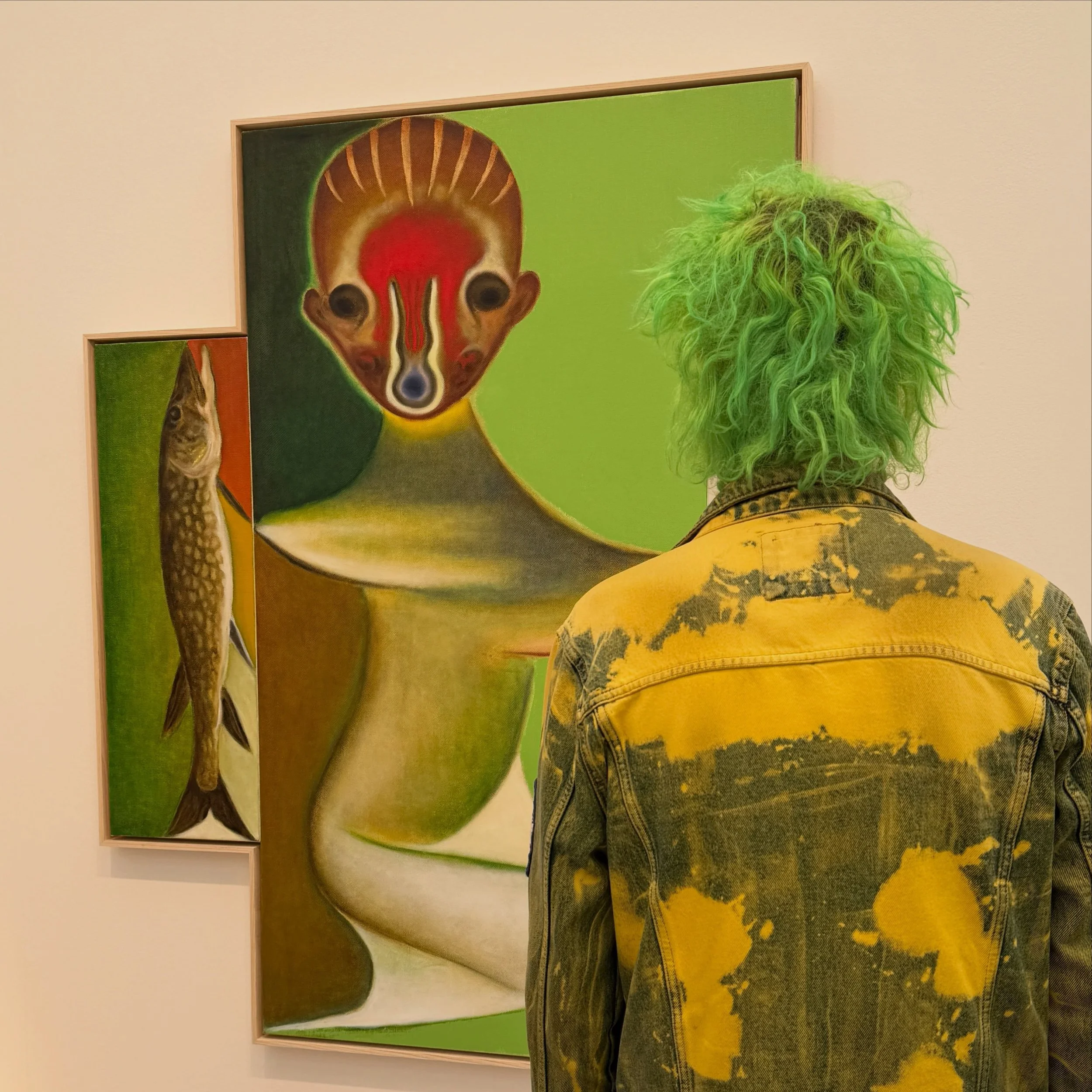 You couldn&rsquo;t make it up&hellip; which is the best work of art?! 💚🖼️💚 @fanciful_chaos @friezeofficial @frieze.london @izukat692 @perrotin 

#frieze #friezeartfair #art #love #london