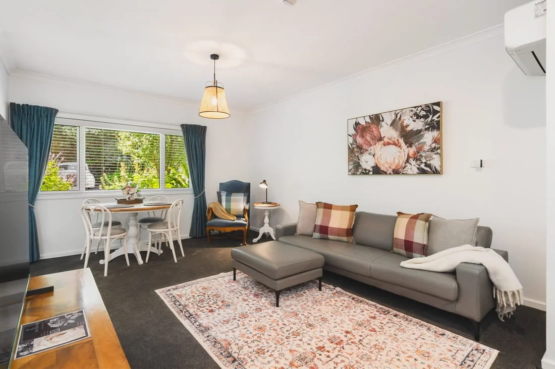 the wallcliffe room -living space