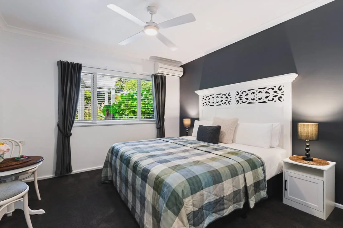 the redgate kingsize bed room