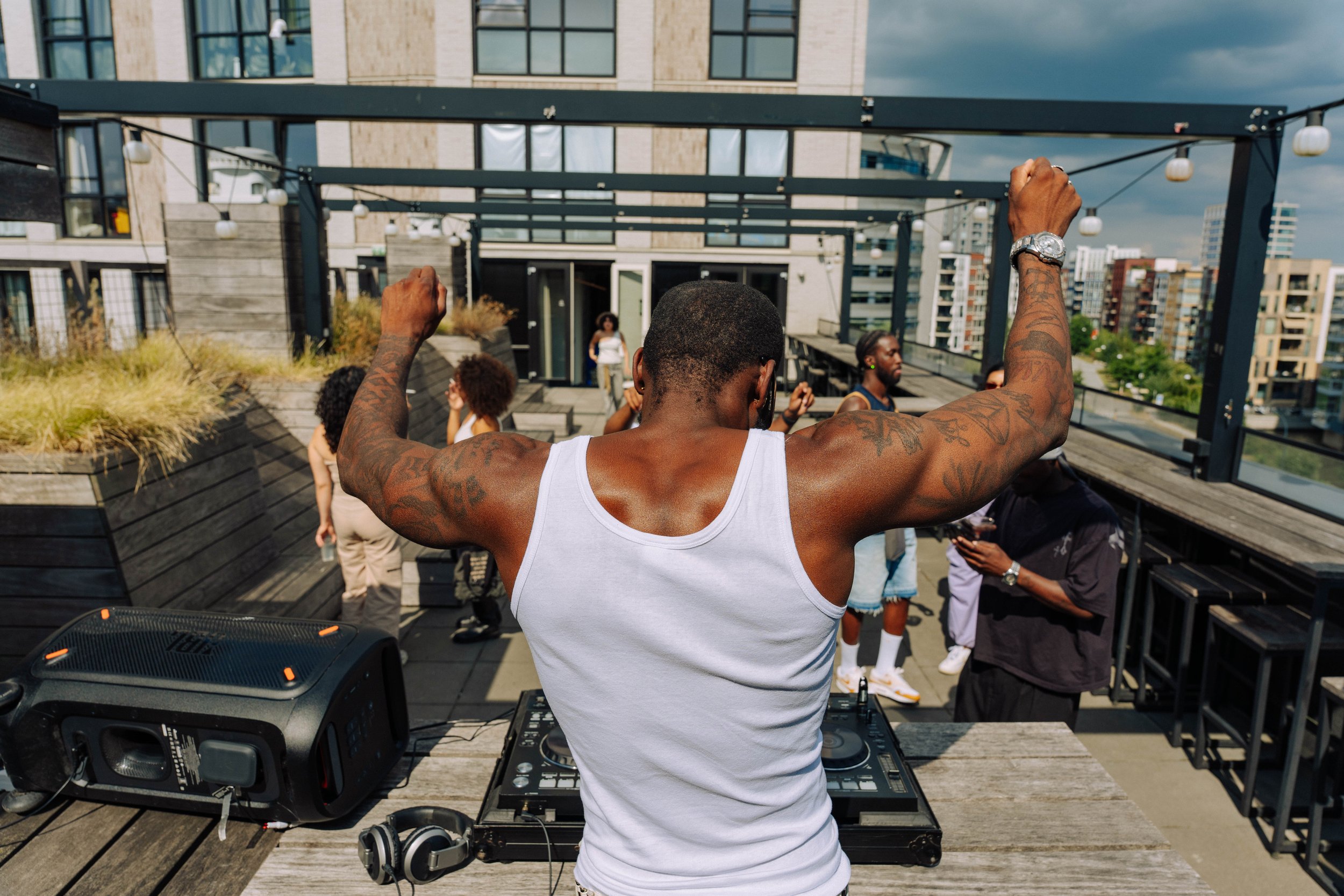 Event photography at XIGNALS rooftop party in Amsterdam by Don.HEIF
