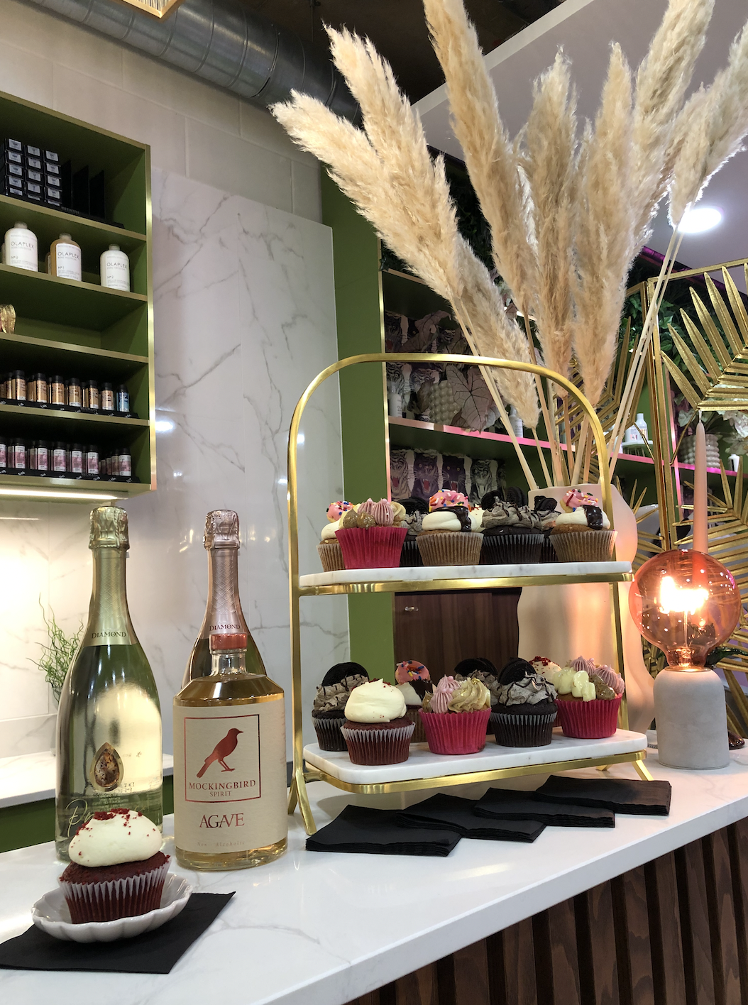 Cupcakes-and-drinks