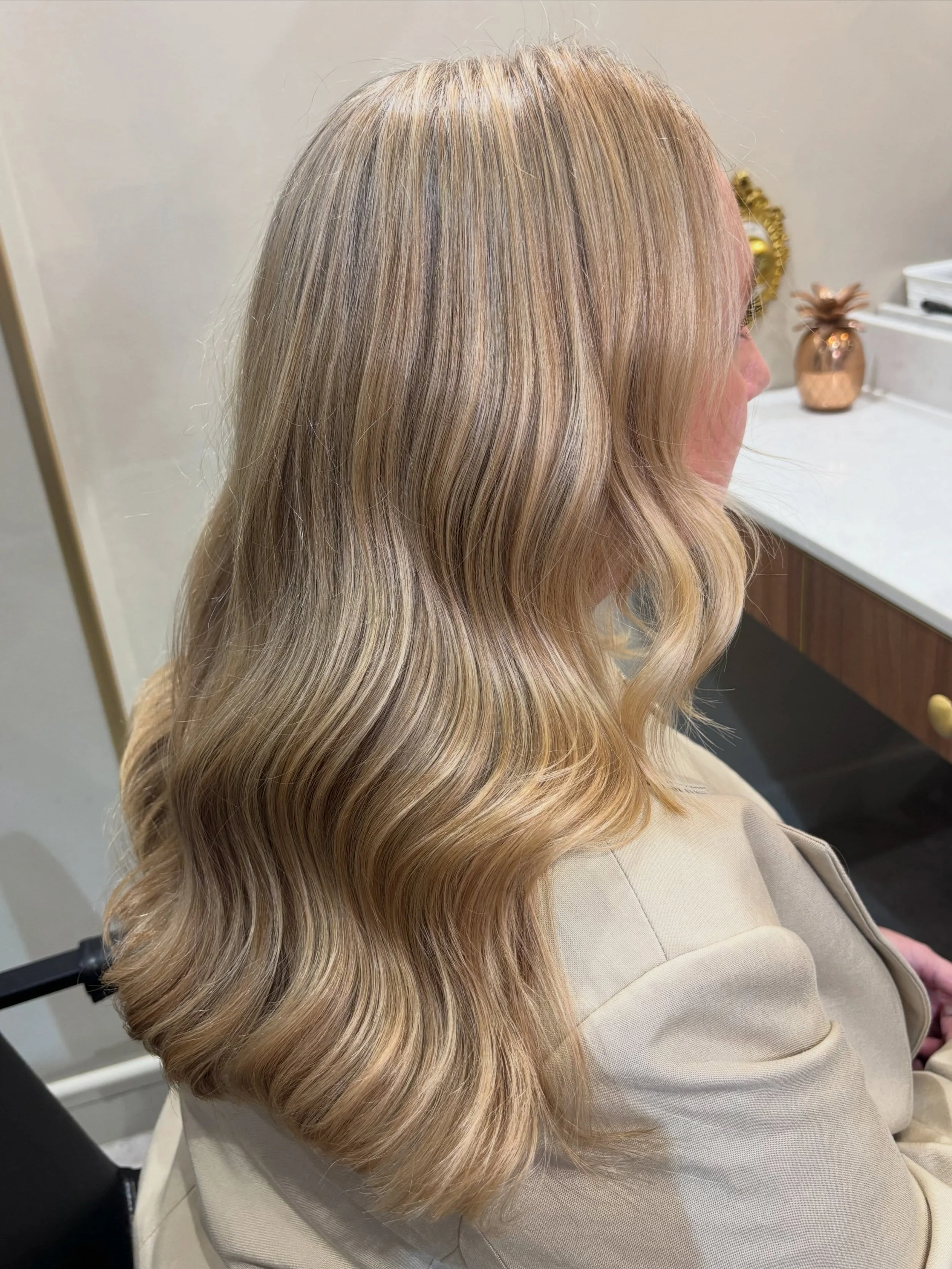 A grey blending masterpiece!! 🤍

Proof that embracing your greys can look this good. @colourbyrosie created the most beautiful, seamless blend by working with the client&rsquo;s natural tones and weaving in blonde highlights to soften the contrast a