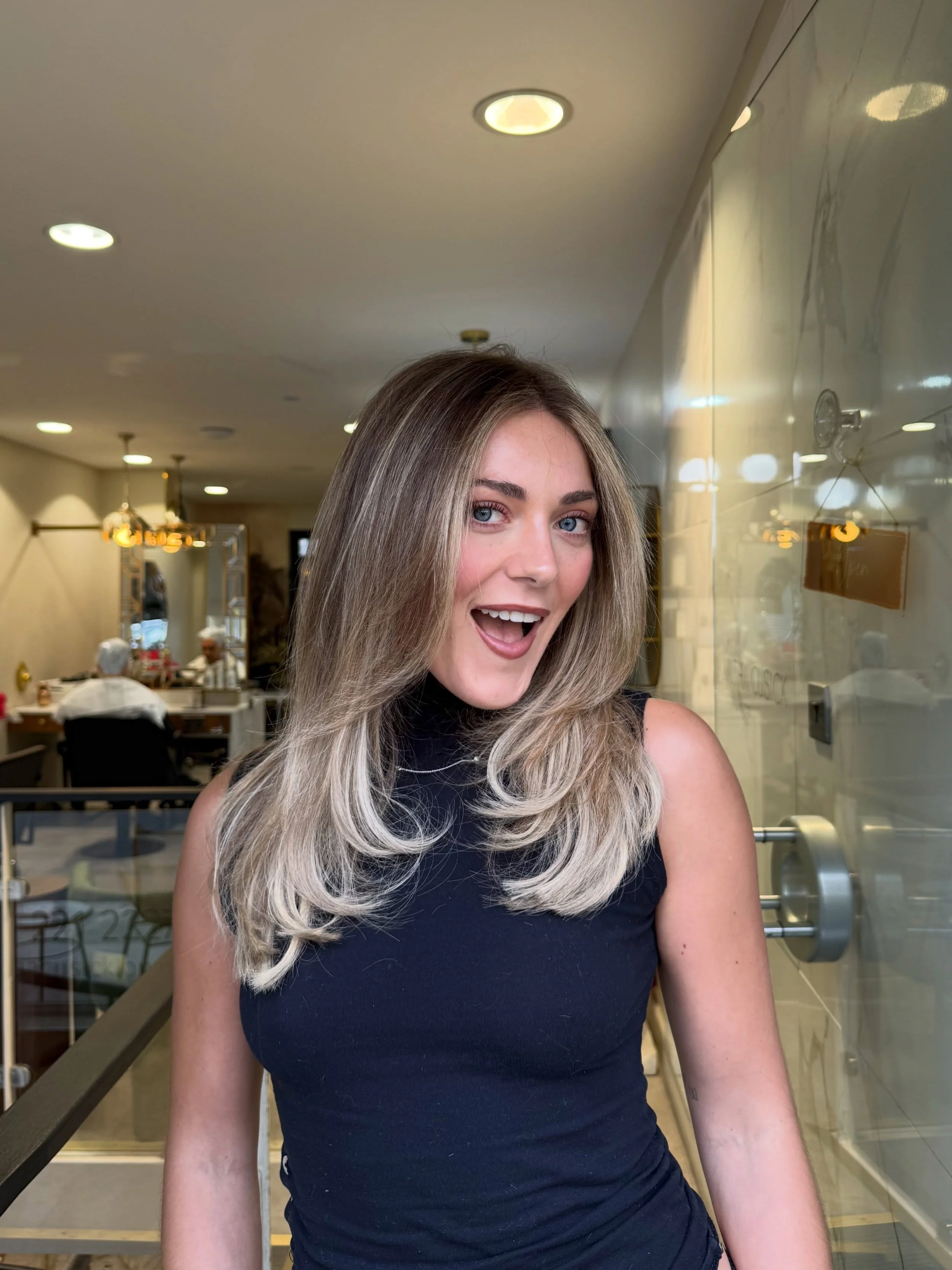 Gorgeous hair for the gorgeous @millygoldsmith👱🏼&zwj;♀️🪽🫧

Milly came in to see our talented extensionist @hairbysienna_ for a tape retape, keeping her hair looking full, fresh and fabulous for her upcoming trip!🗽✨

Tape extensions are such a gr