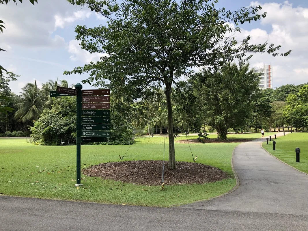 The directional sign board near Pavilion 5 at the Singapore Botanic Gardens
