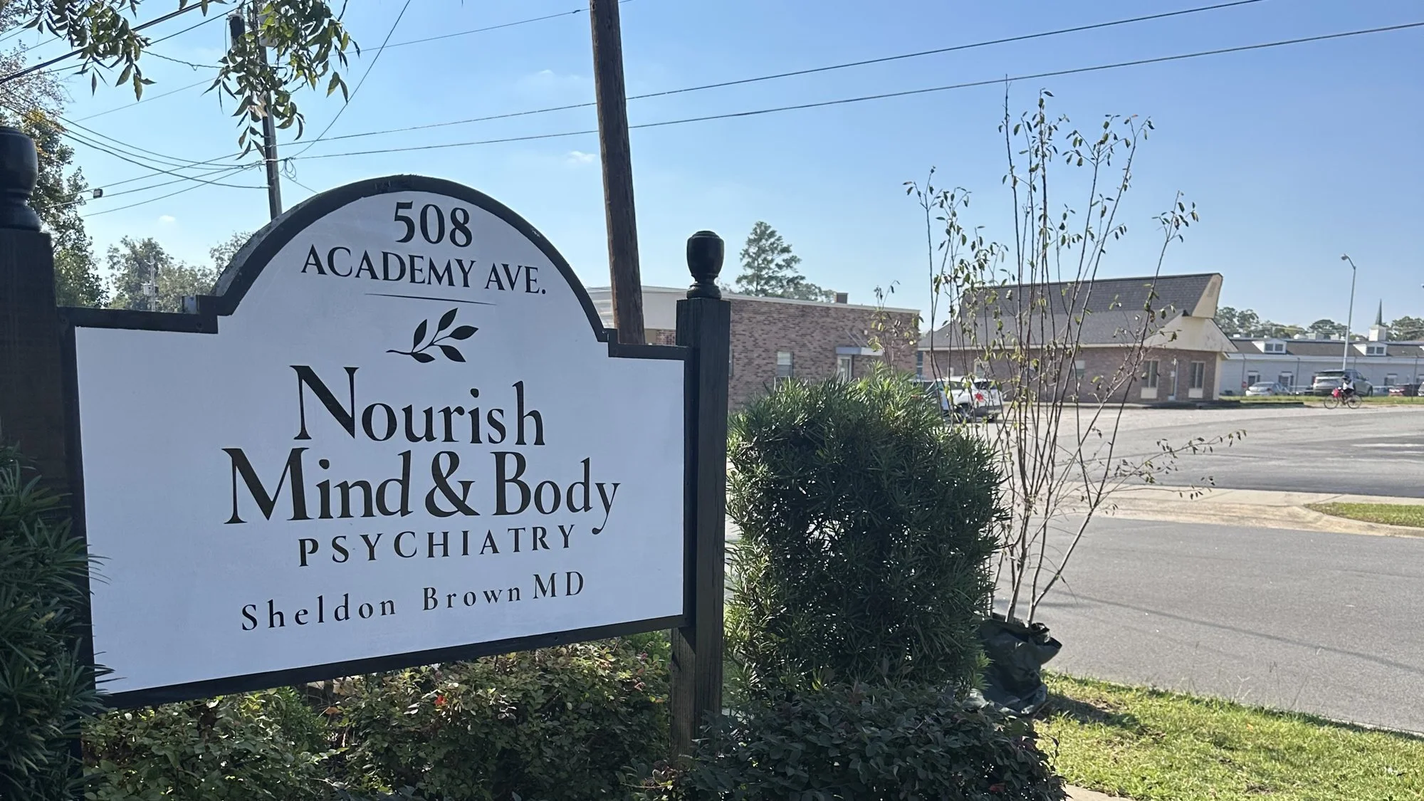 Nourish Mind & Body Psychiatry sign at 508 Academy Ave, Dublin, GA
