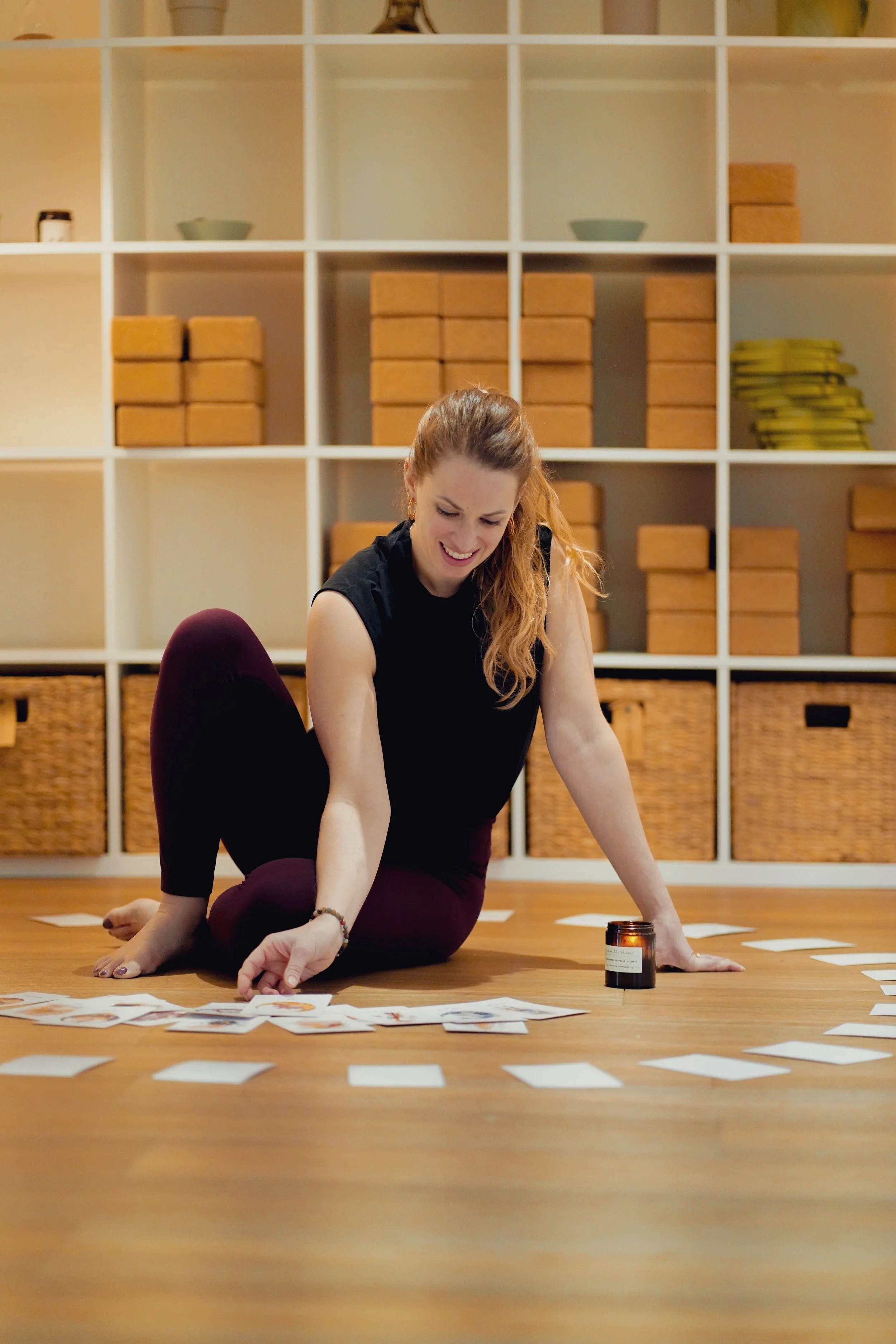 Laura tirant les cartes