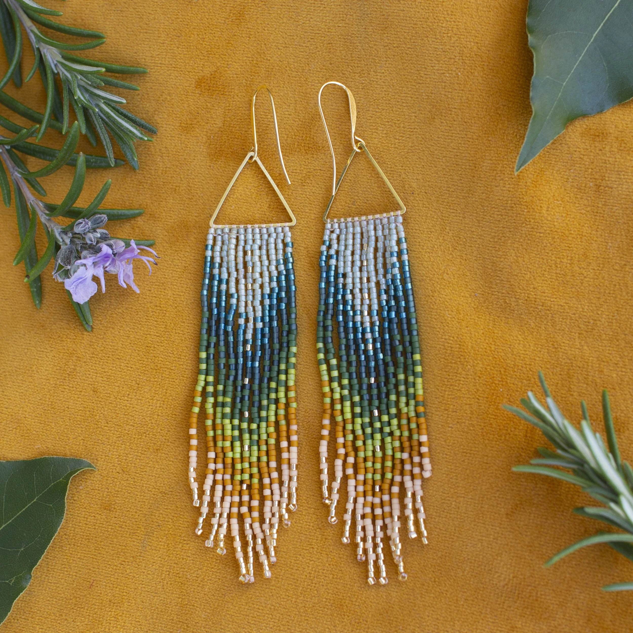 lovelightseeds_beadedfringe4.jpg