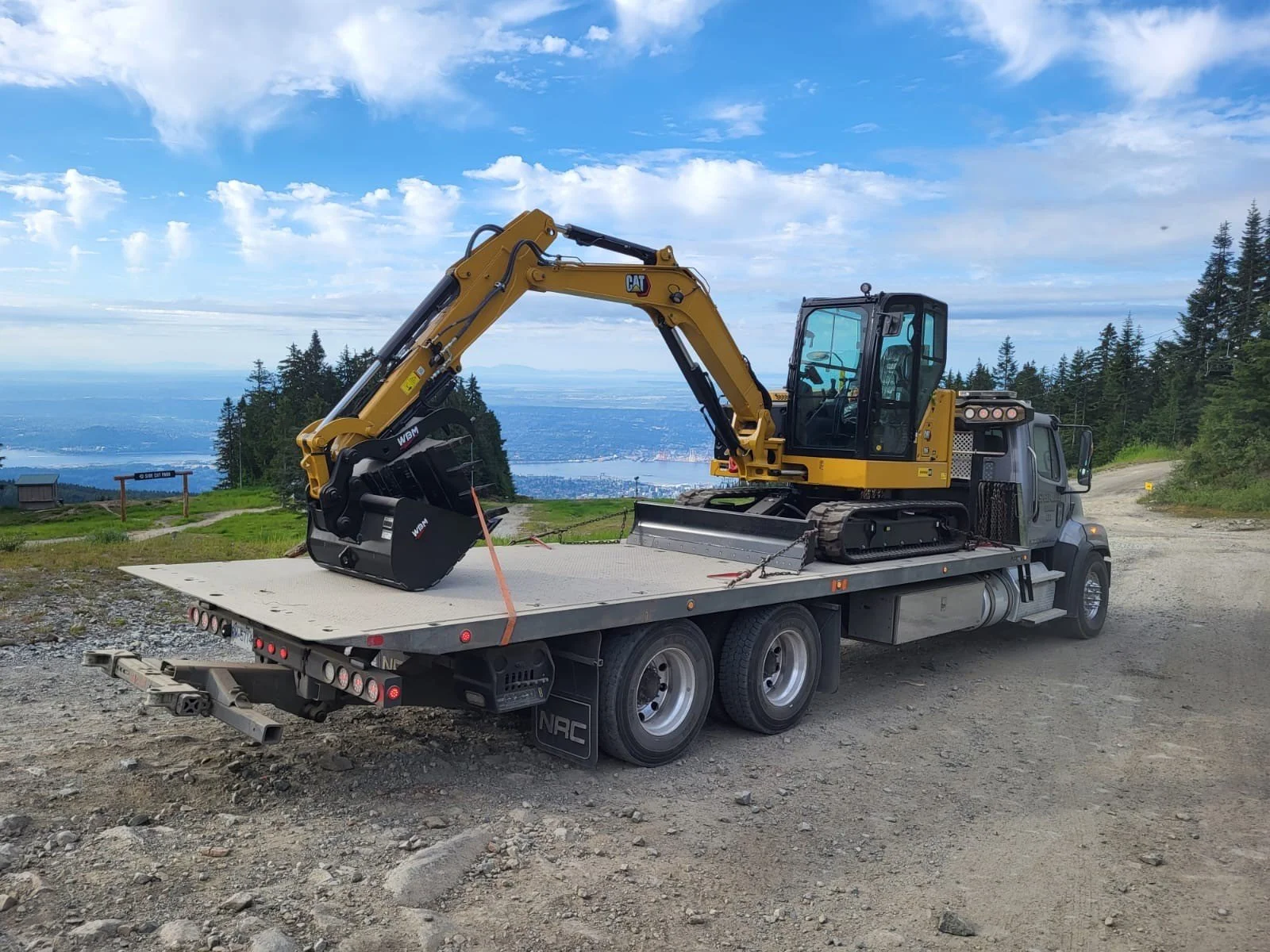 018 EXCAVATOR MOUNTAIN.jpg