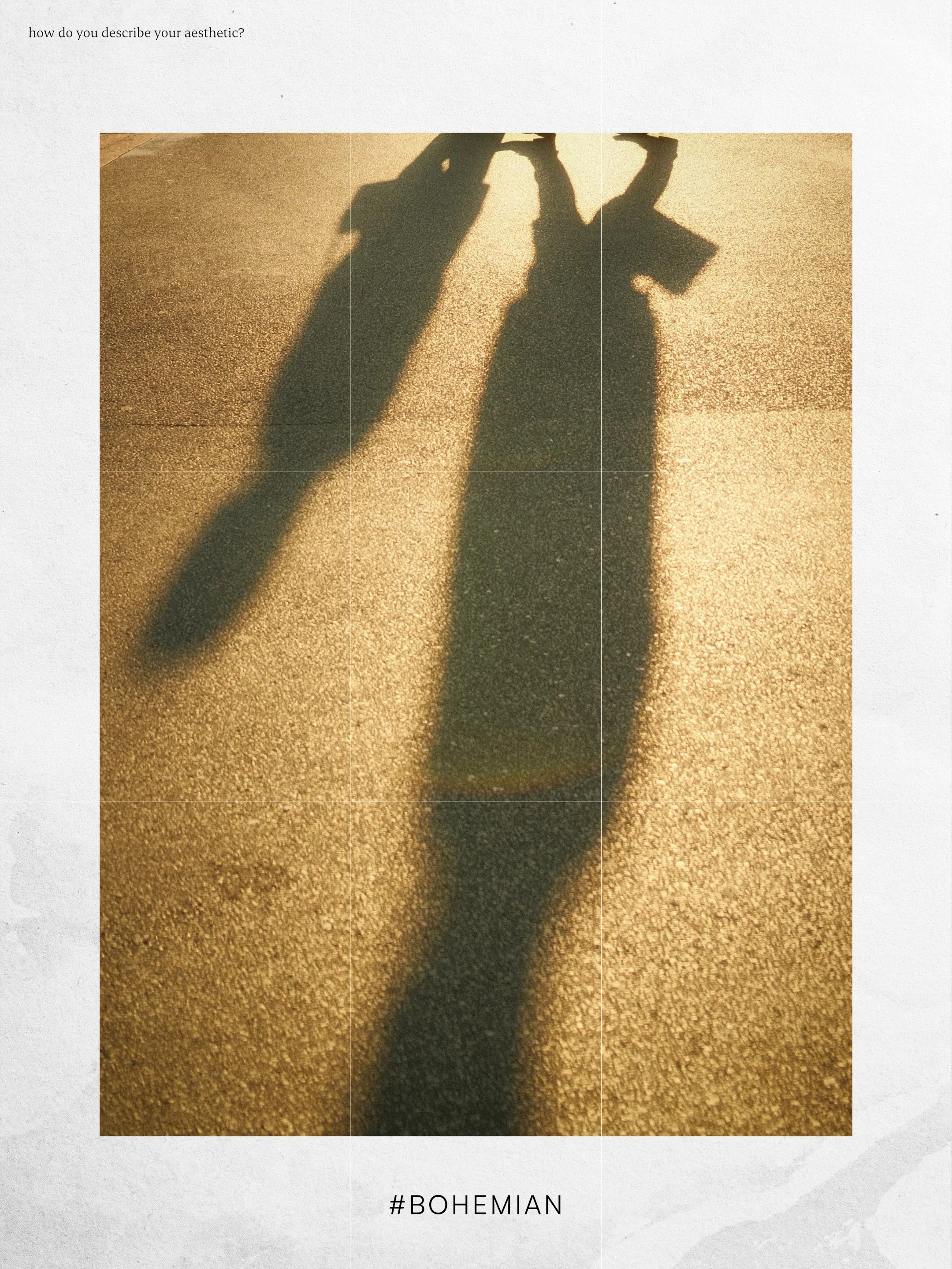 Der Schatten zweier Menschen, die Hand in Hand gehen, auf einer gepflasterten Straße bei Sonnenuntergang