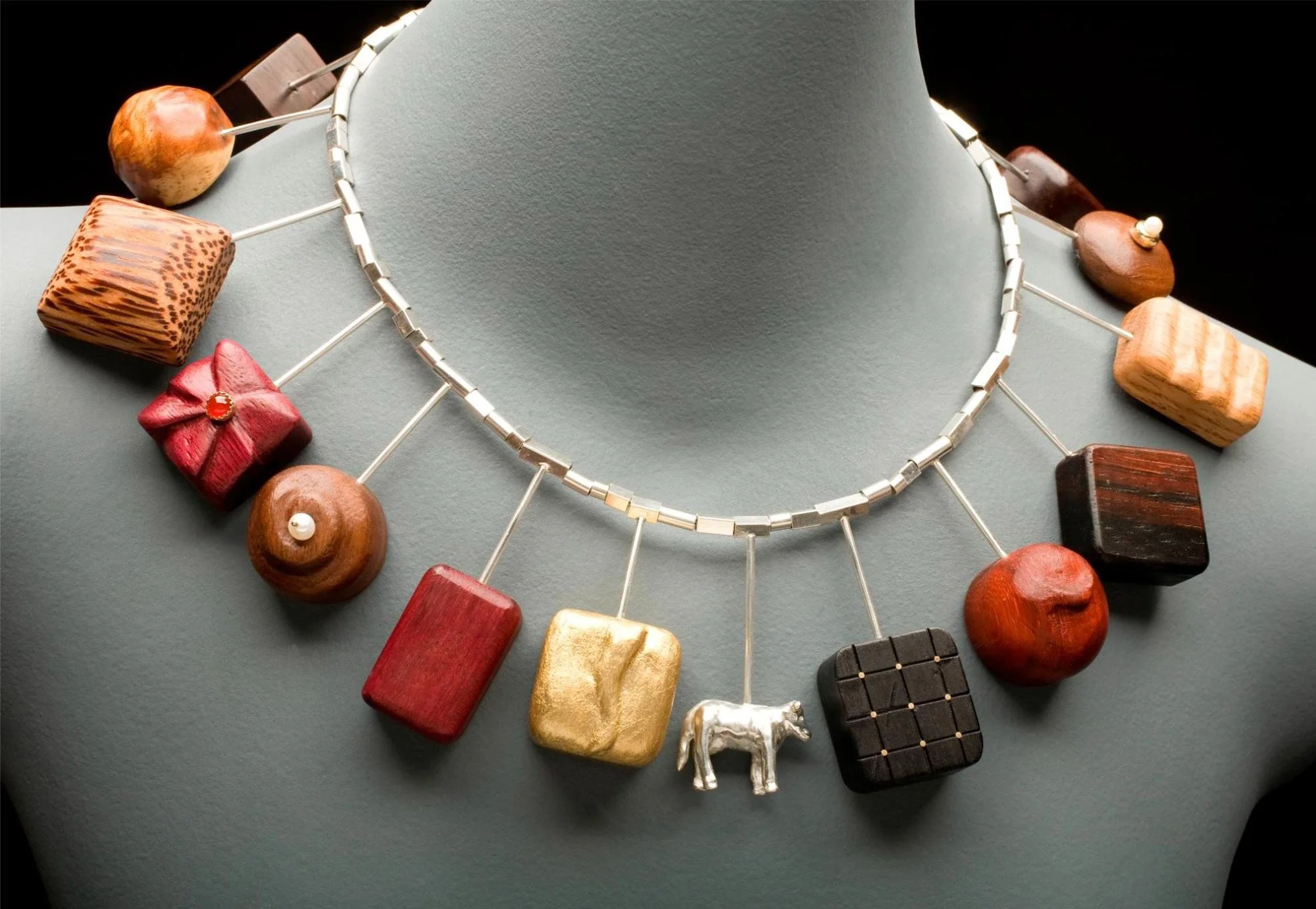 Necklace from the exhibition: HOMAGE: Inspired by Outstanding Canadian Women 
– Donald A Stuart