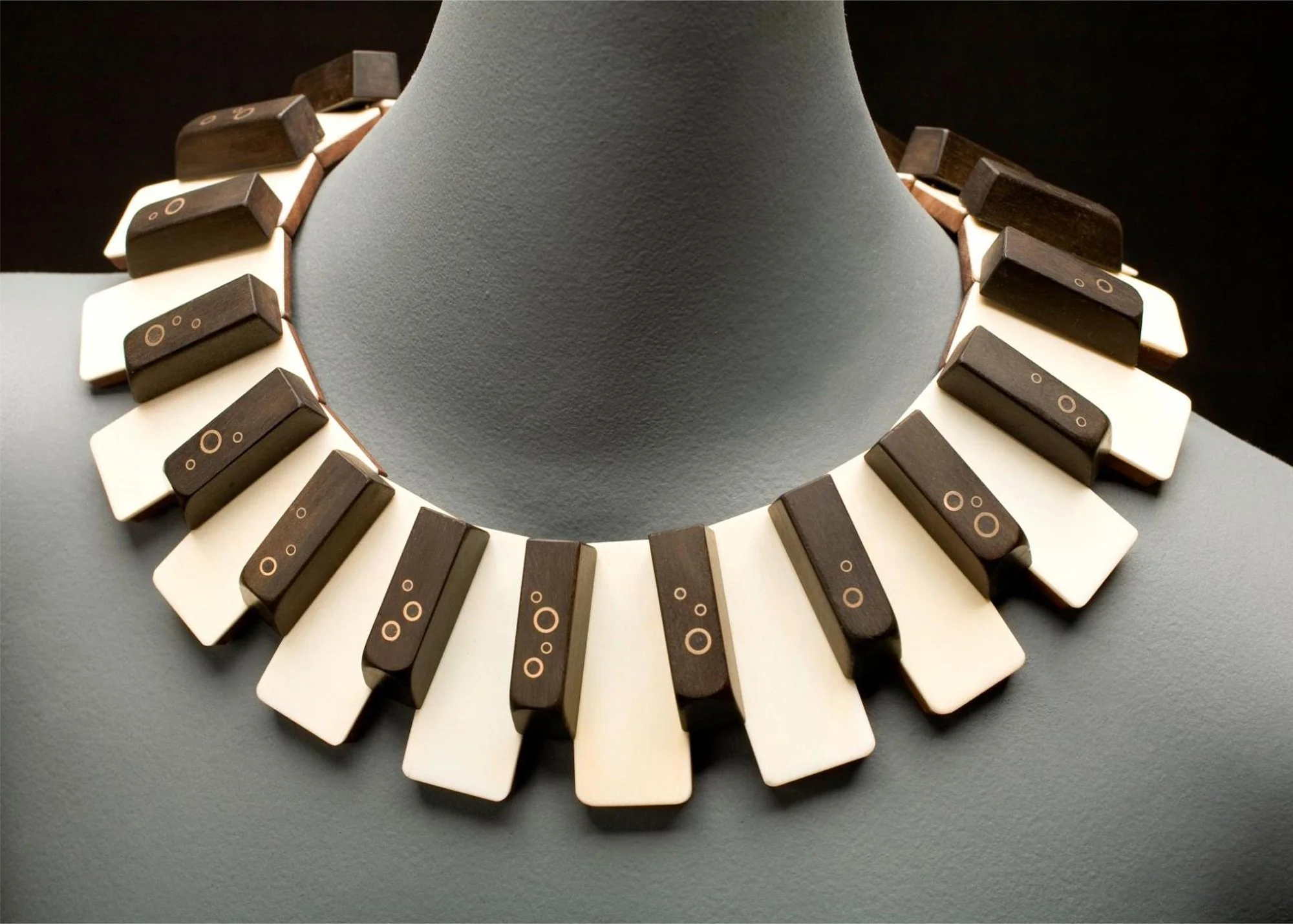 Necklace from the exhibition: HOMAGE: Inspired by Outstanding Canadian Women 
– Donald A Stuart