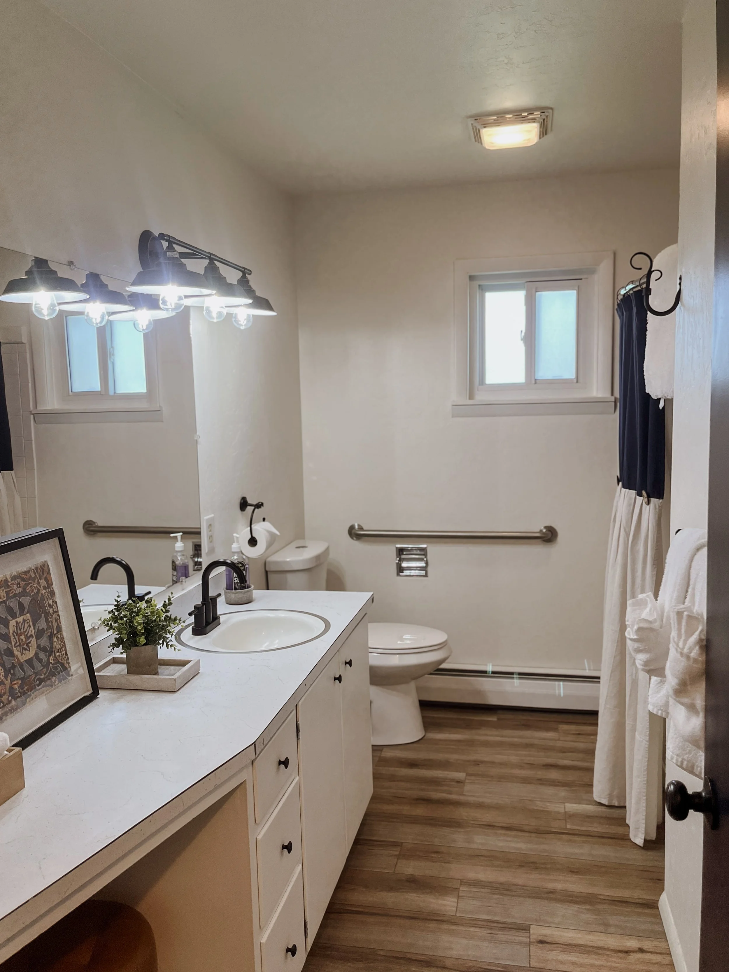 hh bath 1.jpg