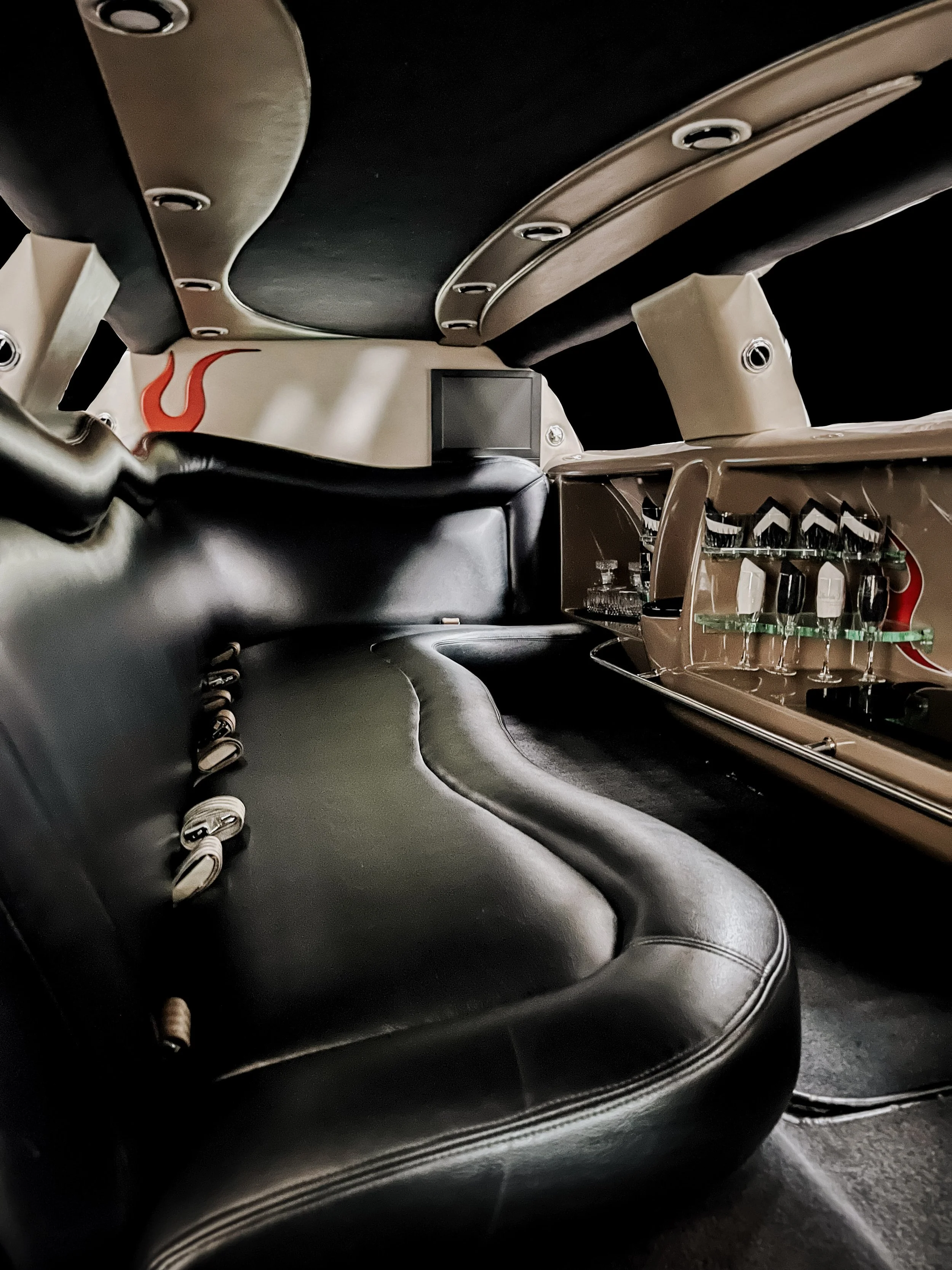 Lincoln Towncar (8 passenger)