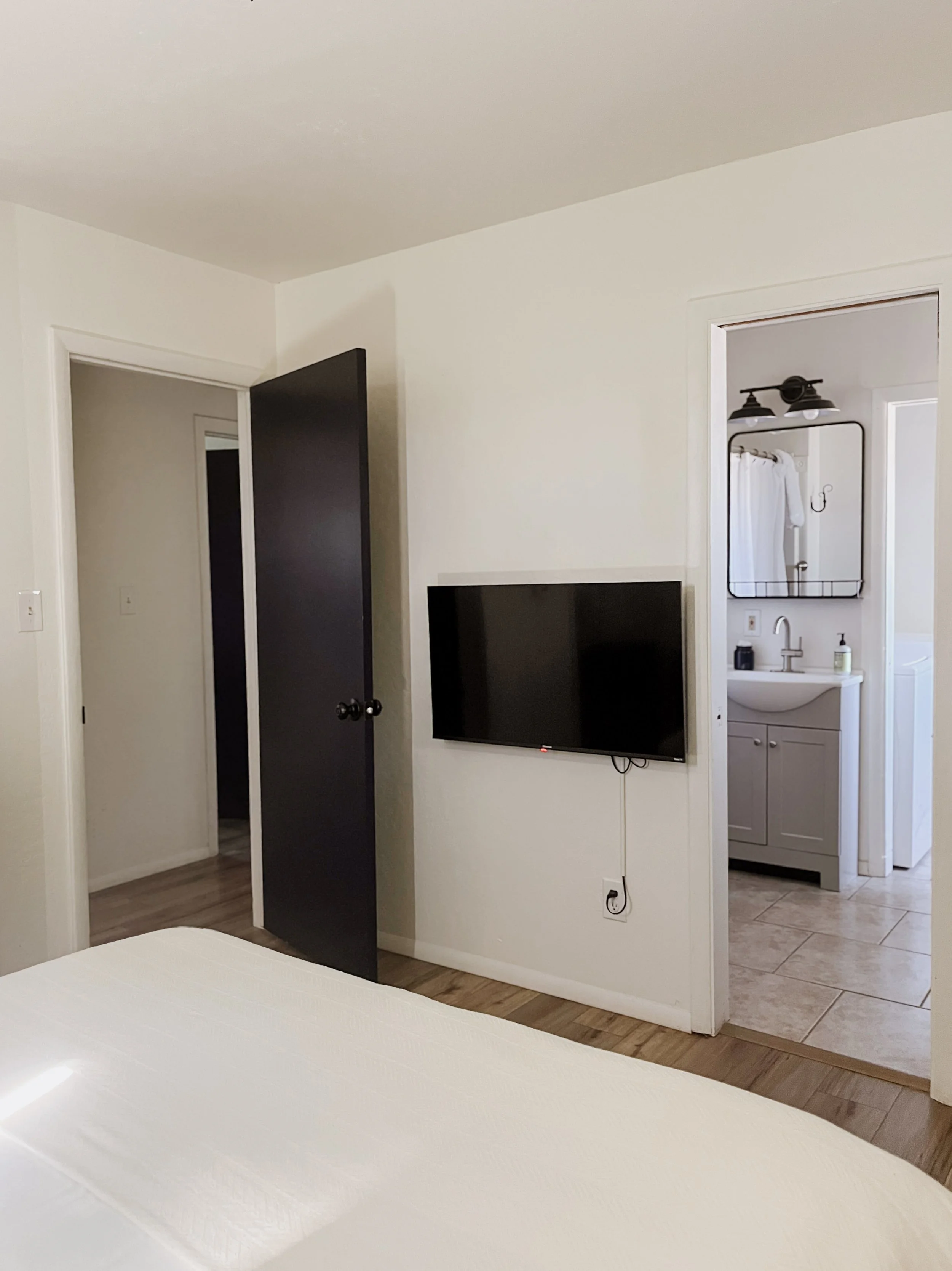 hh master bed 5.jpg