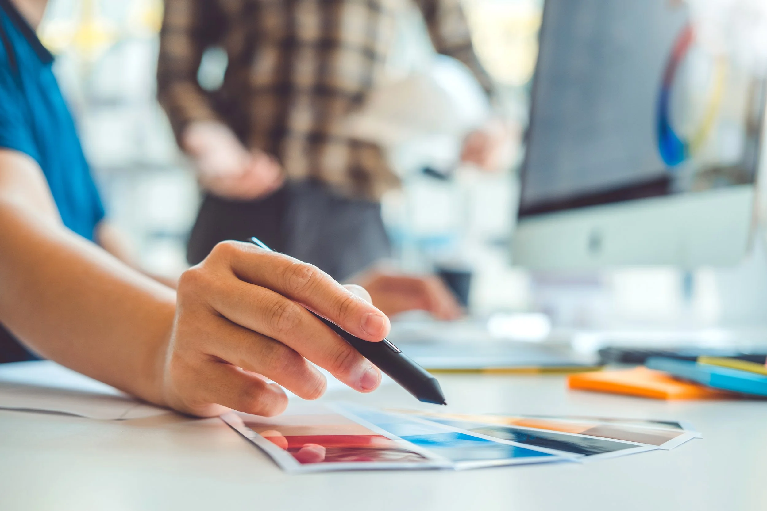 designers-working-with-color-palettes-in-modern-wo-2026-01-07-01-44-29-utc.JPG (Copy)